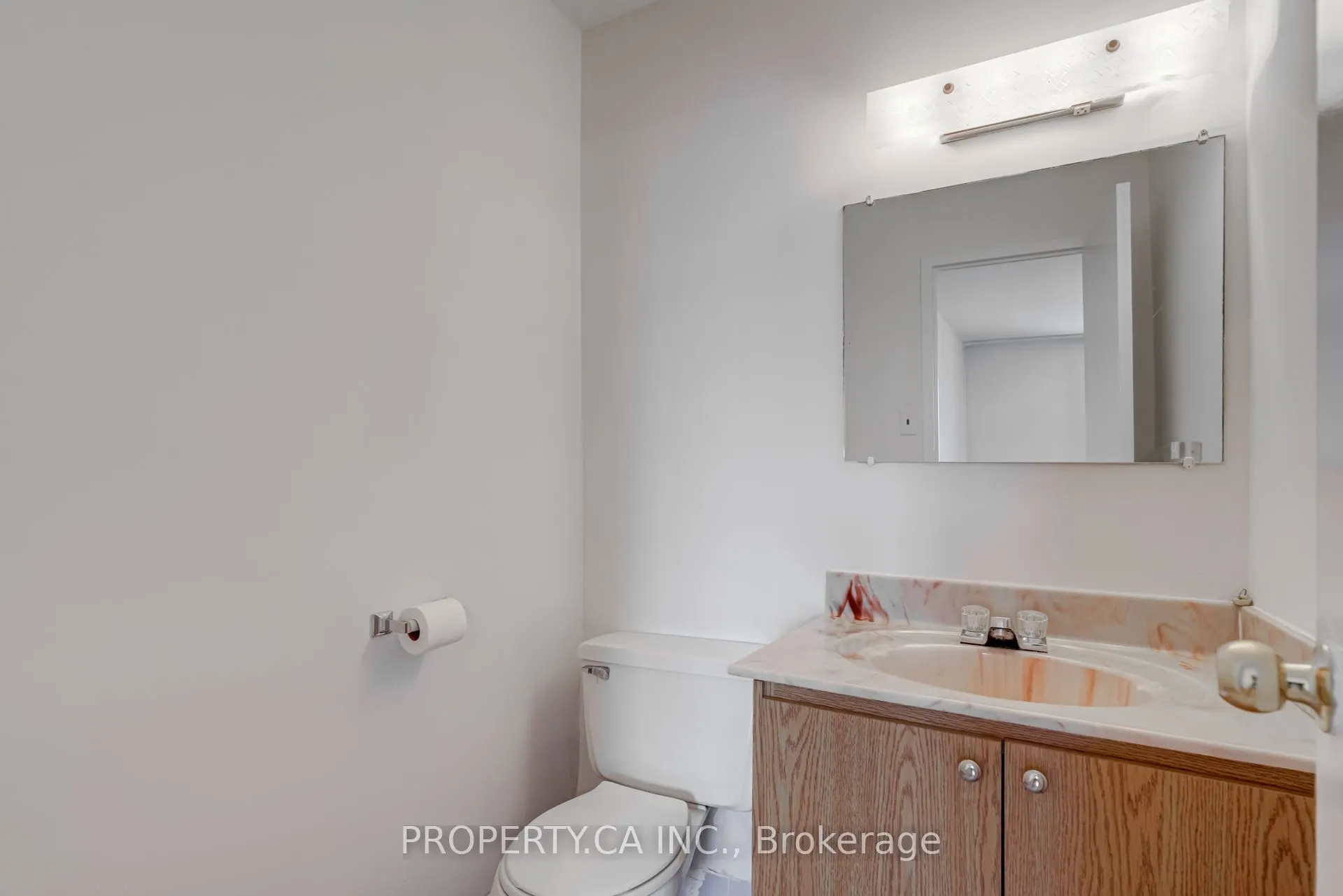 1660 Bloor Street E, #803