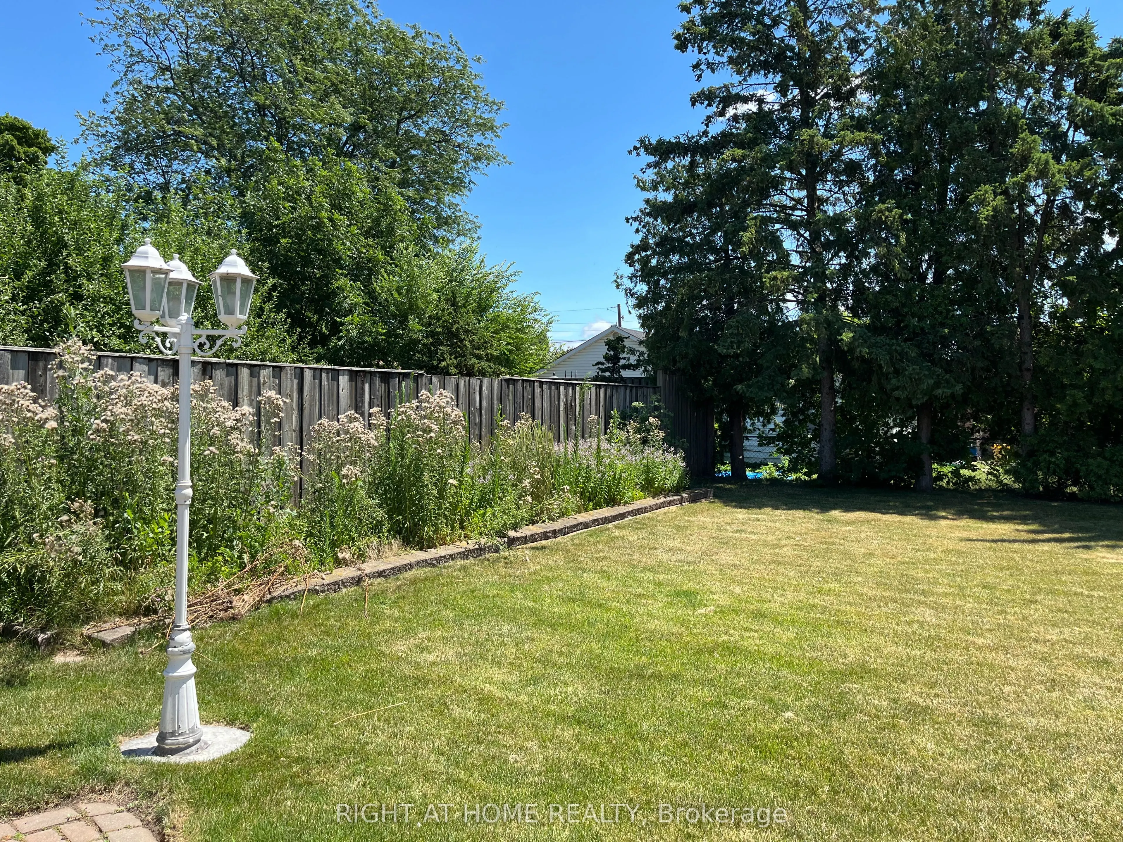 17 Maldaver Avenue