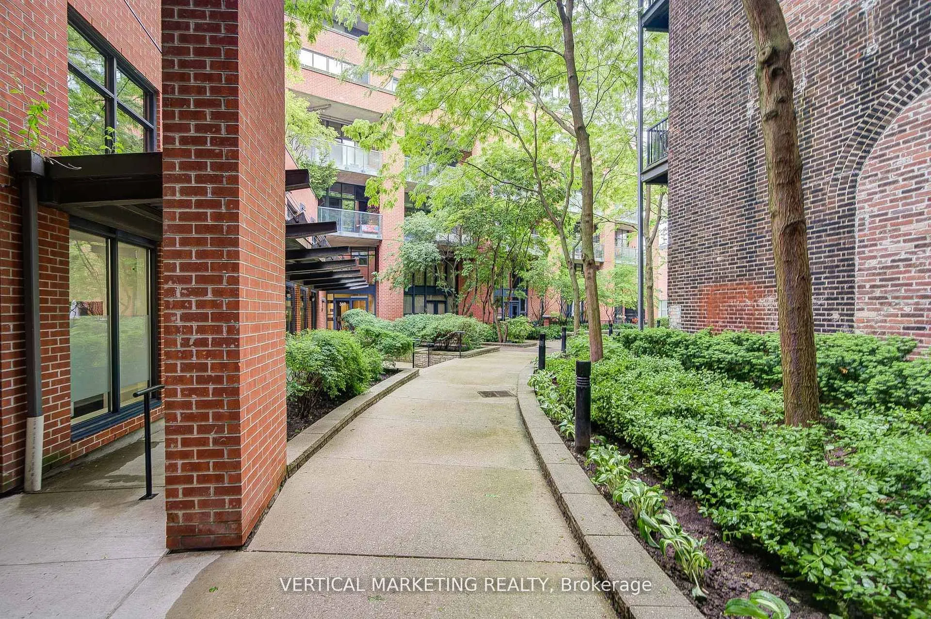 369 Sorauren Avenue, #510