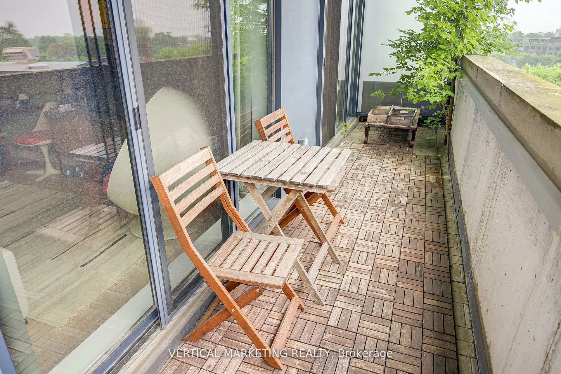 369 Sorauren Avenue, #510