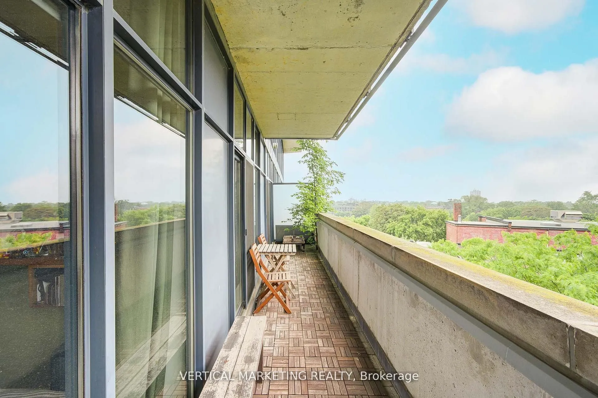 369 Sorauren Avenue, #510