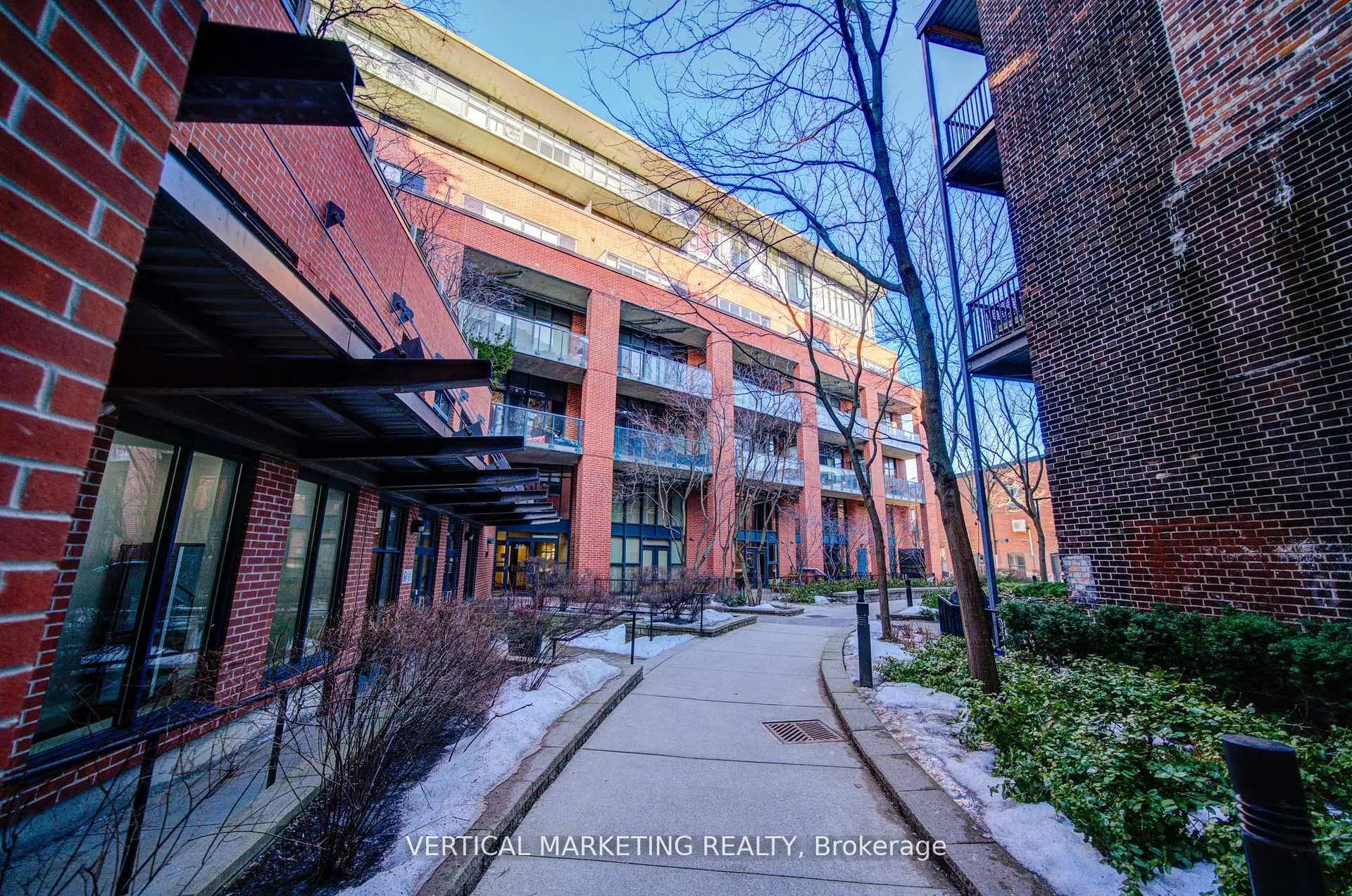 369 Sorauren Avenue, #510