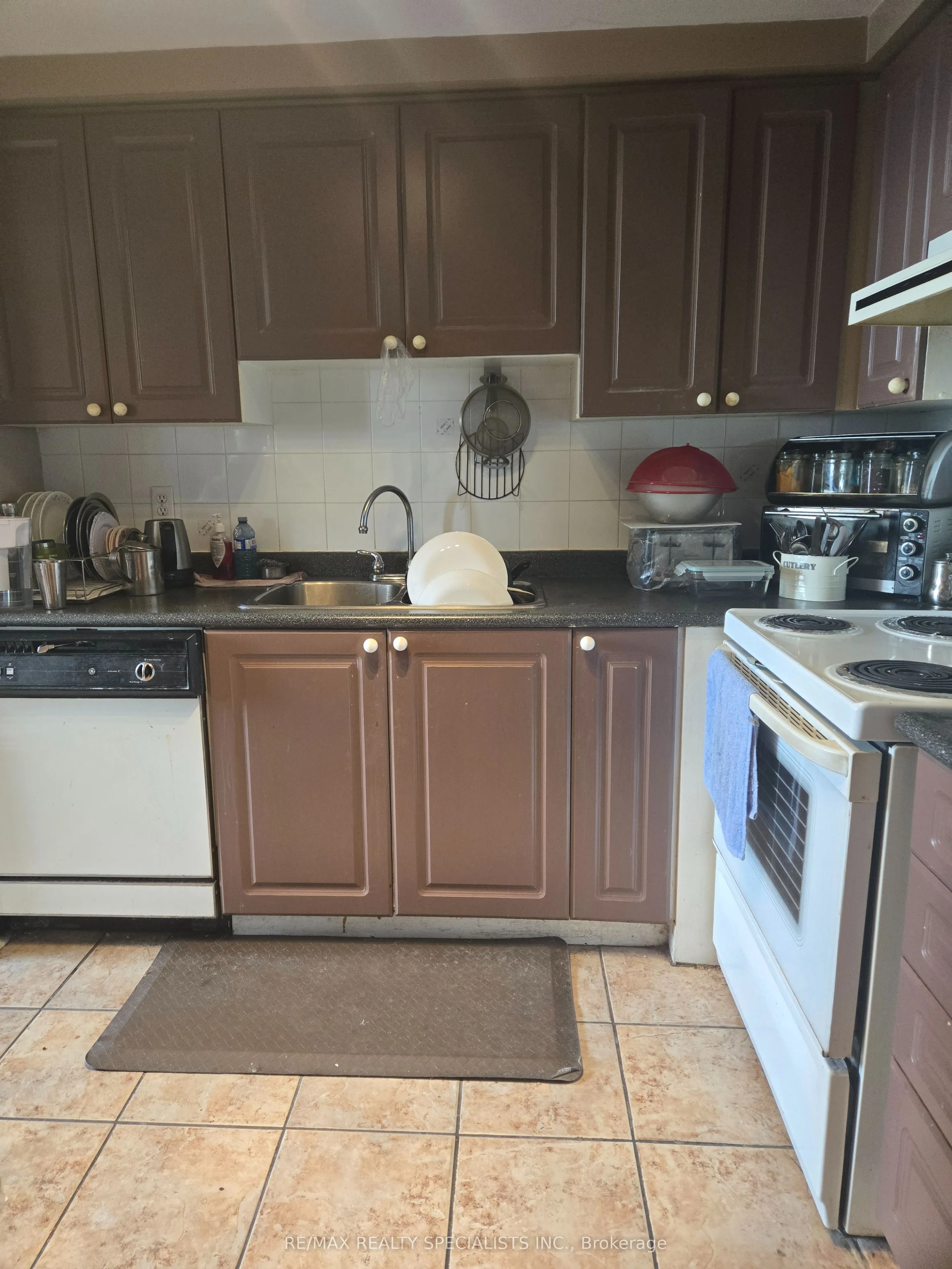 135 Hillcrest Avenue, #816