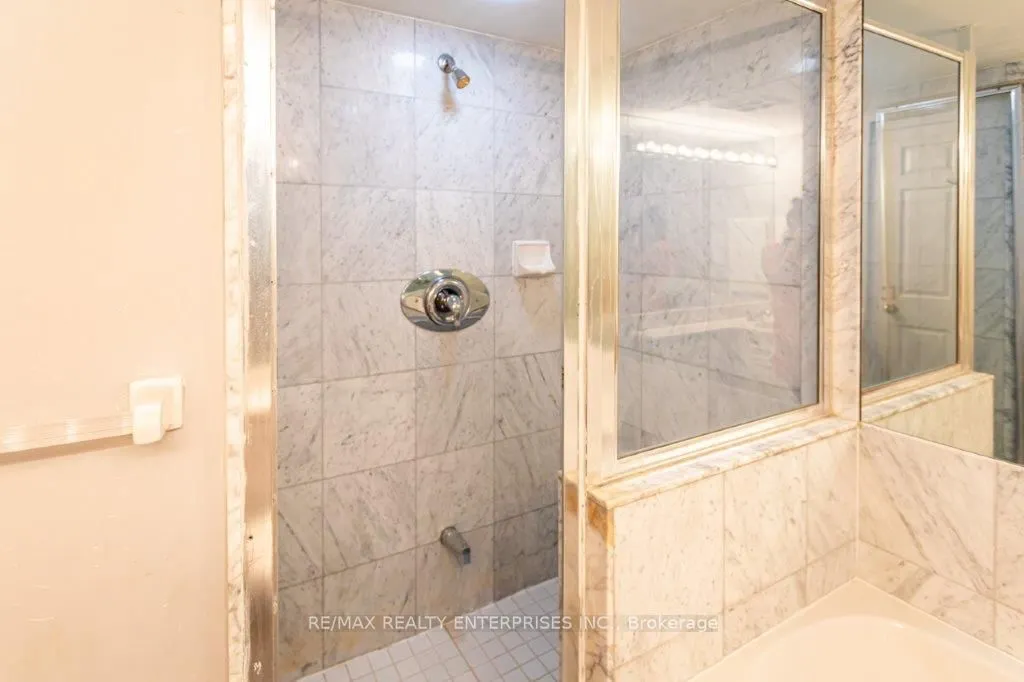 24 Hanover Road, #309