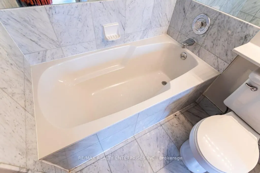 24 Hanover Road, #309