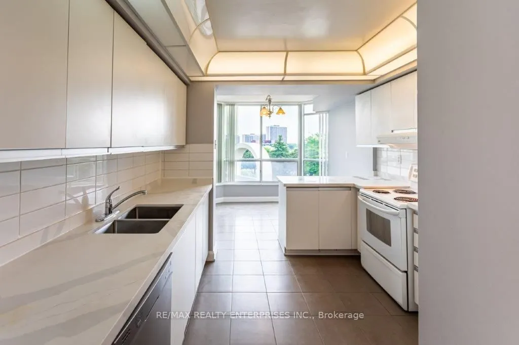 24 Hanover Road, #309