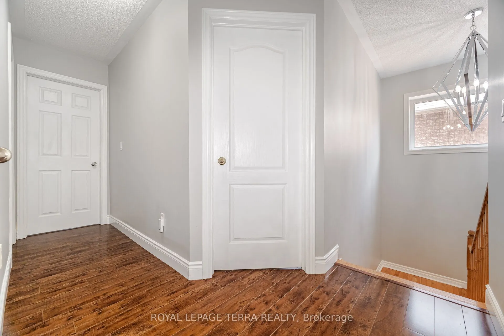 19 VALLEYPARK Crescent