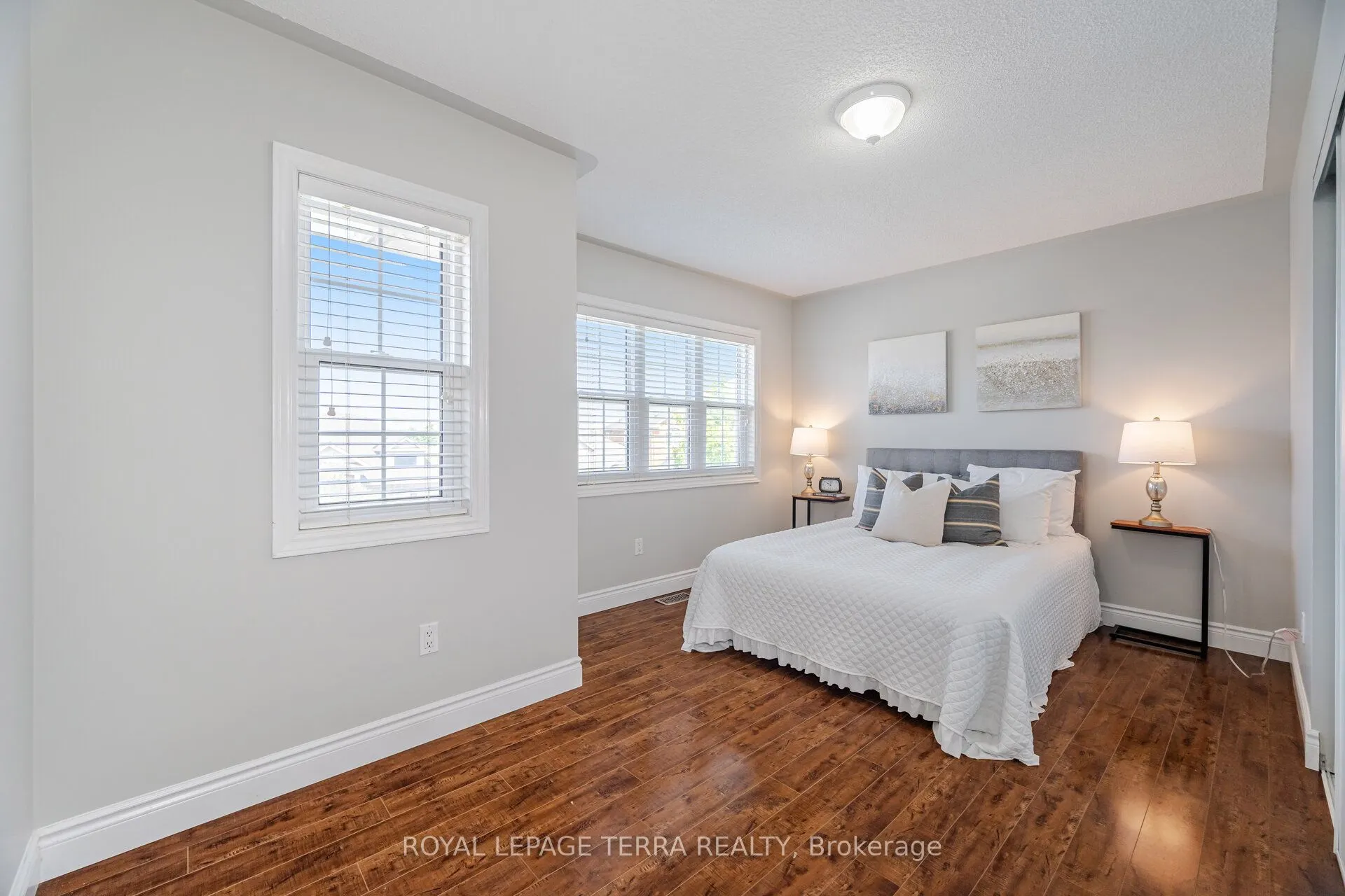 19 VALLEYPARK Crescent