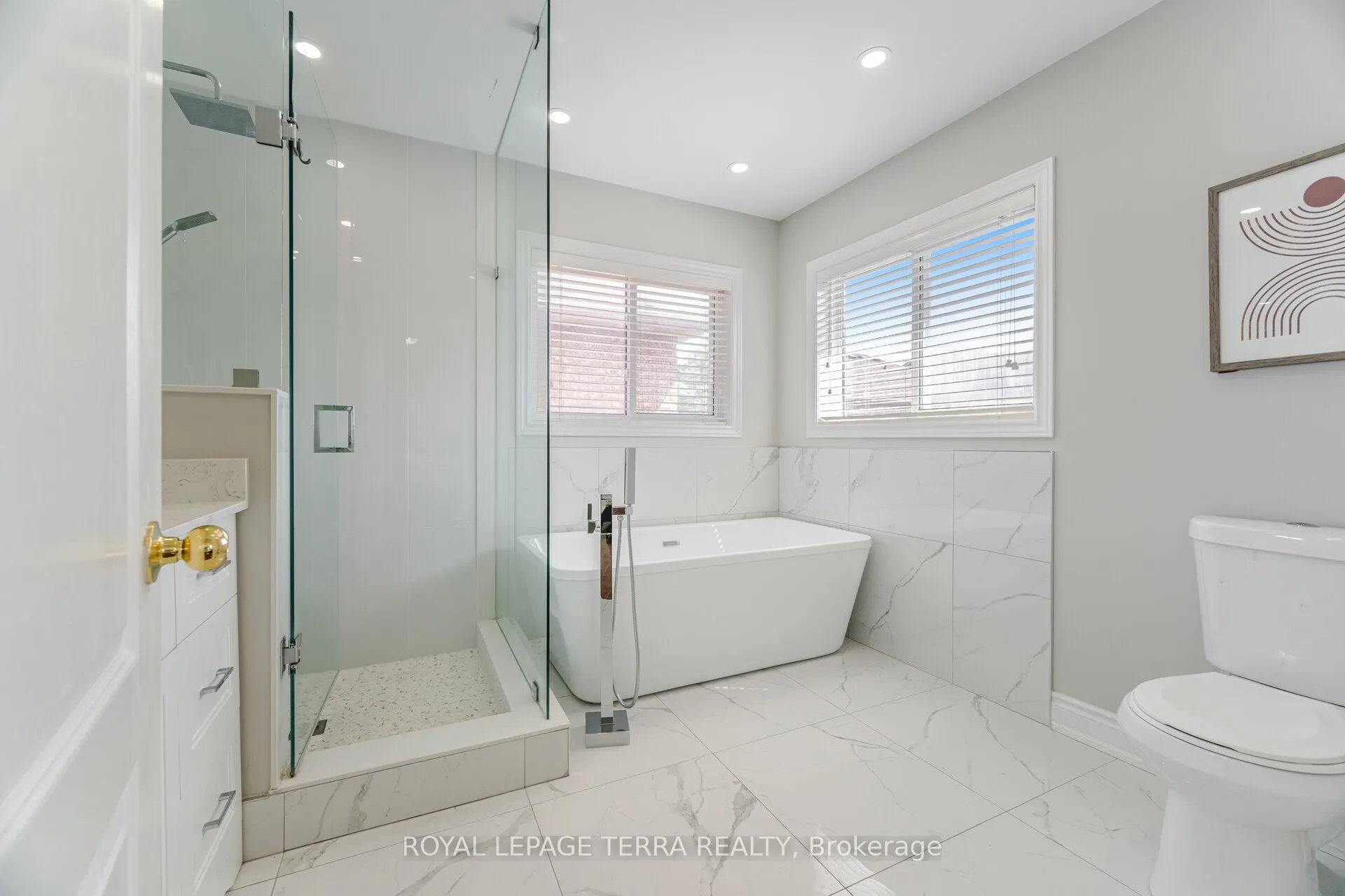 19 VALLEYPARK Crescent