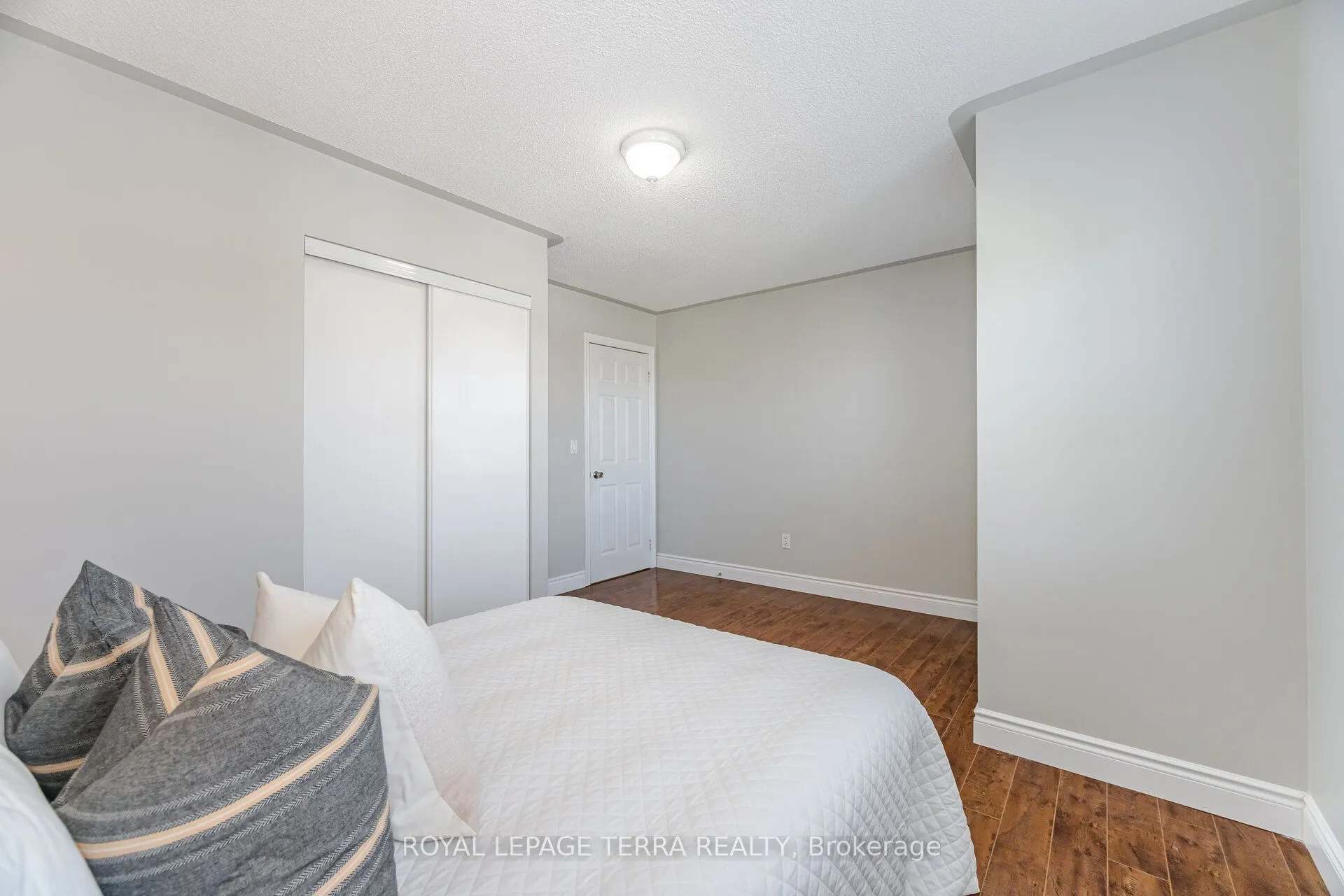 19 VALLEYPARK Crescent