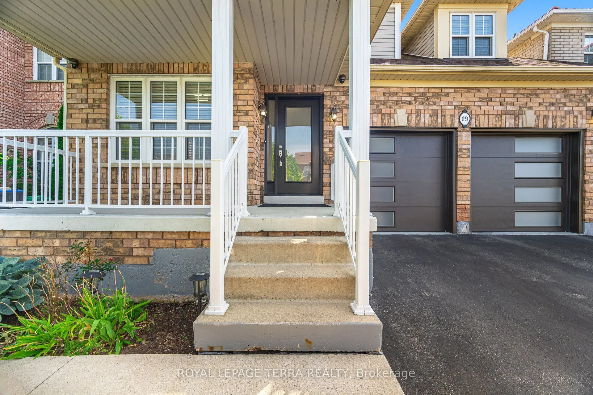 19 VALLEYPARK Crescent
