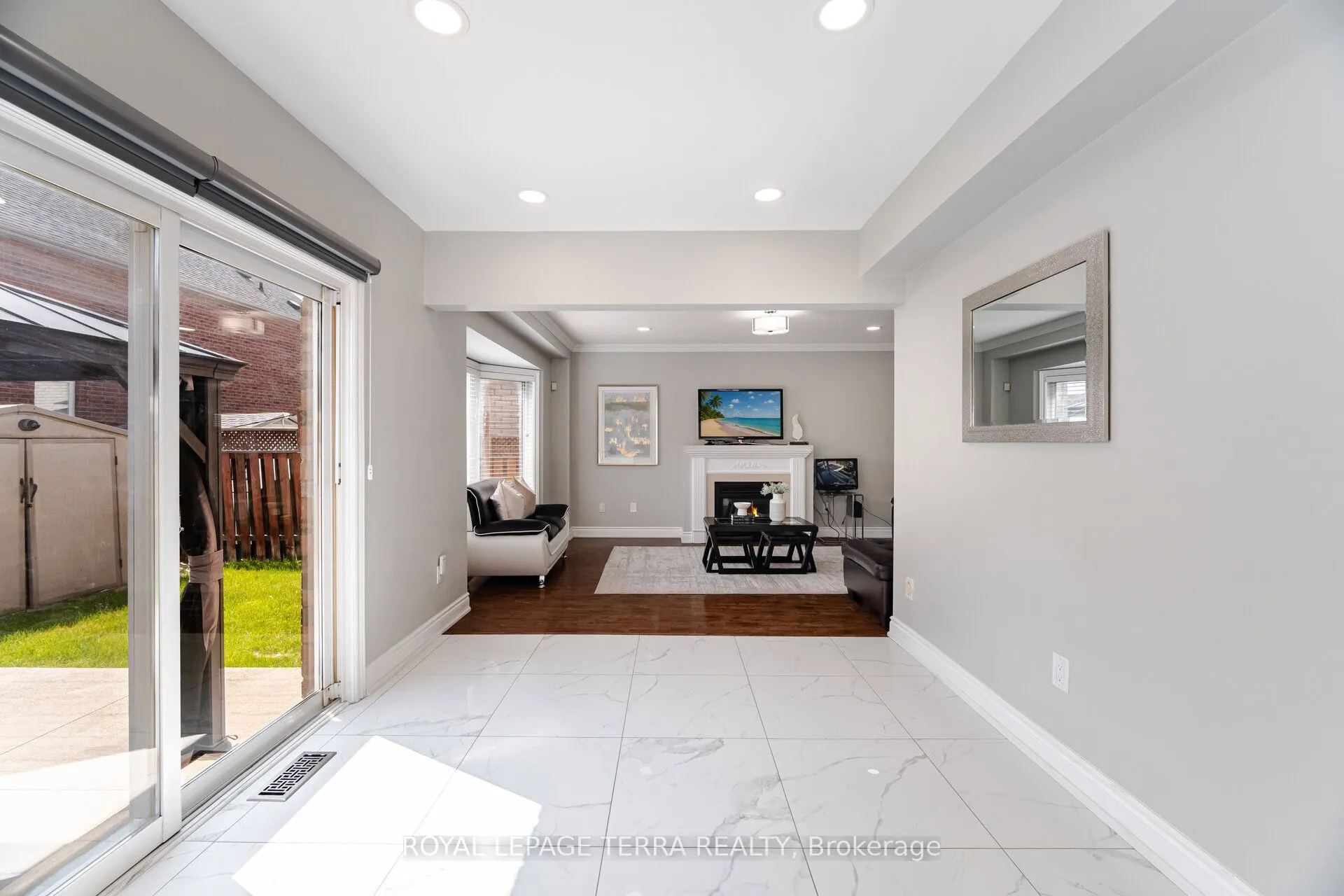 19 VALLEYPARK Crescent