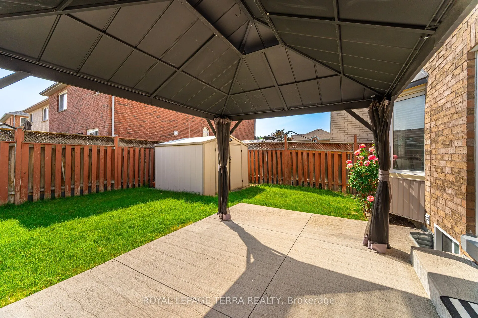 19 VALLEYPARK Crescent
