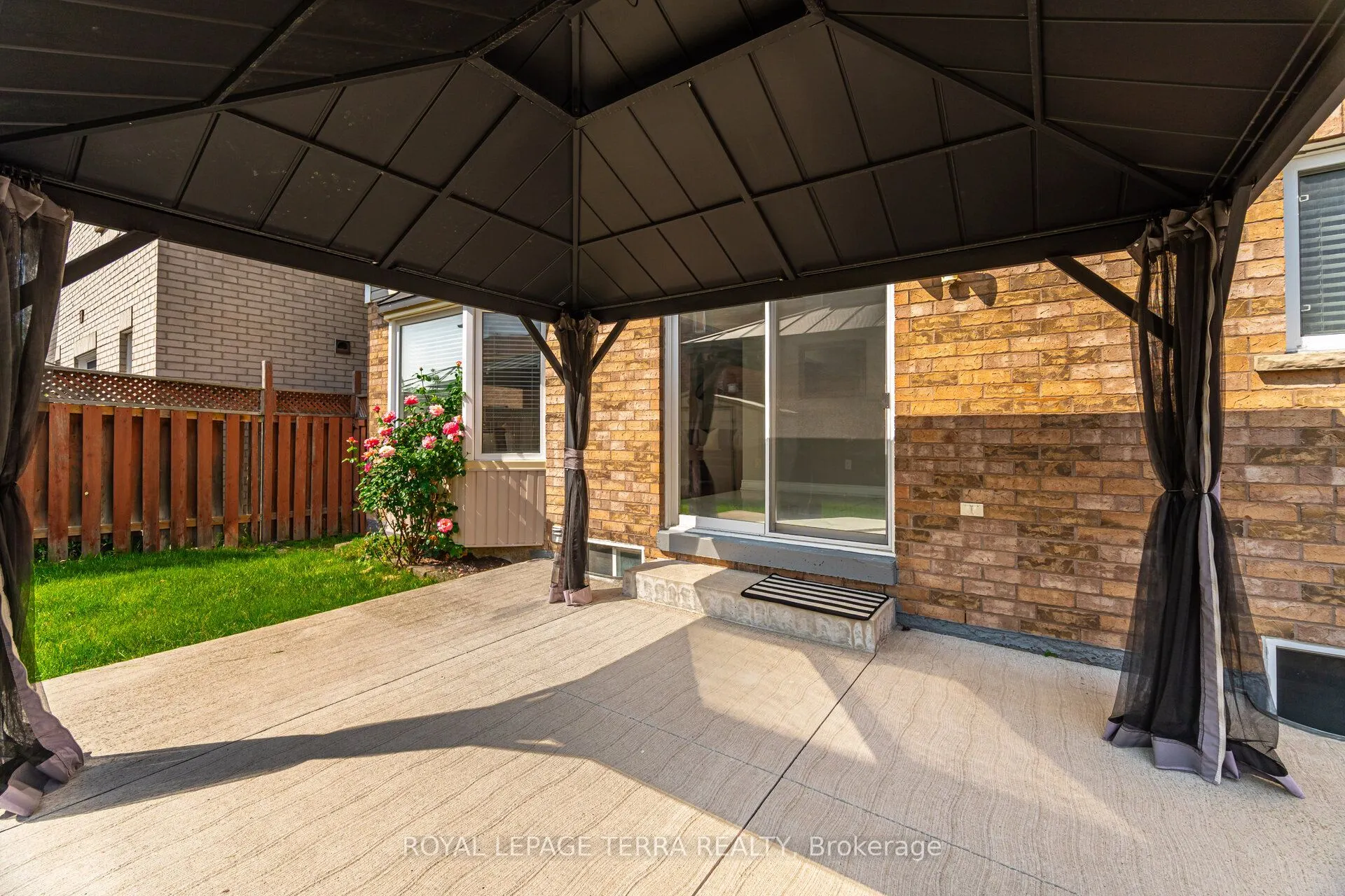 19 VALLEYPARK Crescent