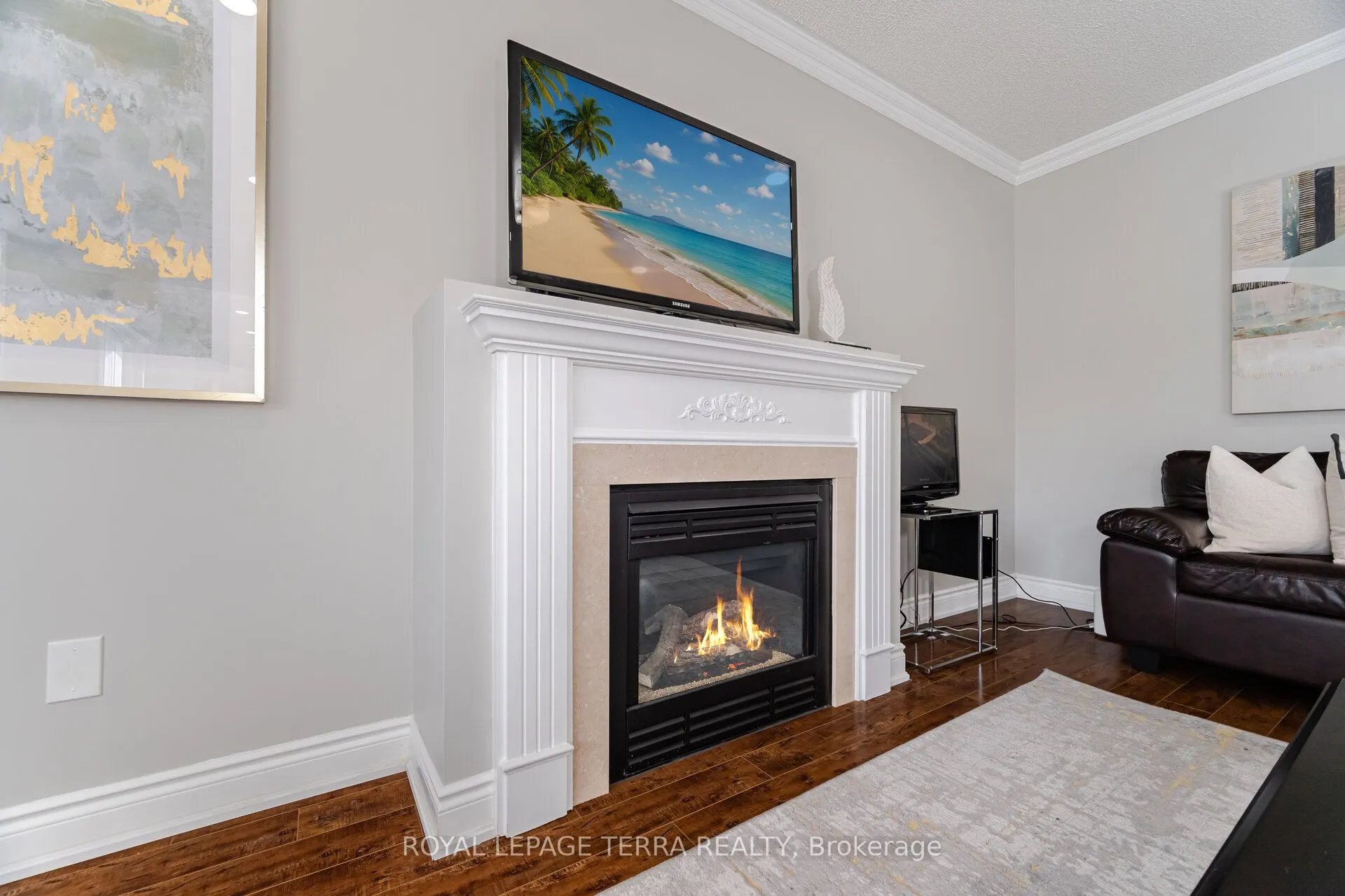 19 VALLEYPARK Crescent