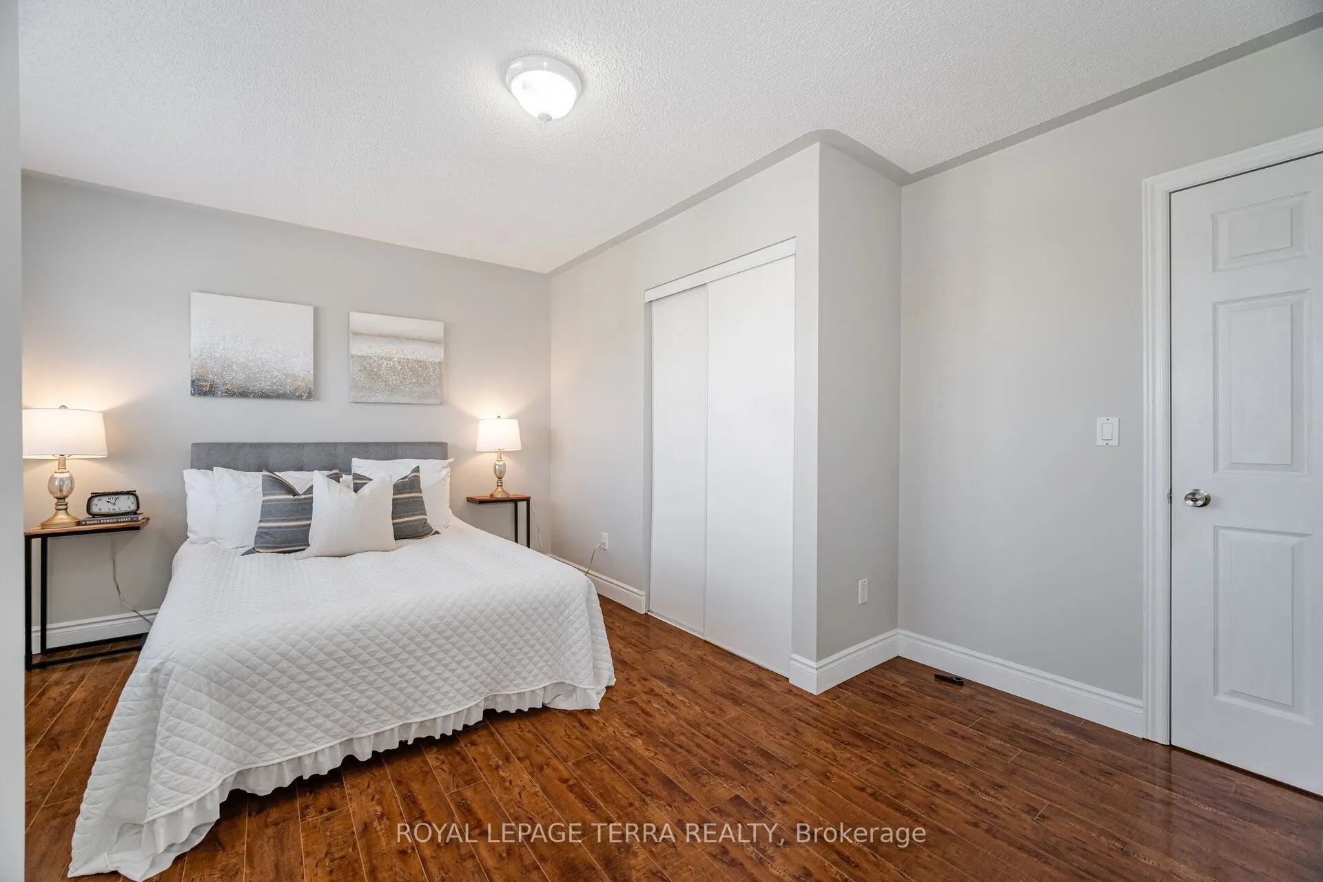 19 VALLEYPARK Crescent