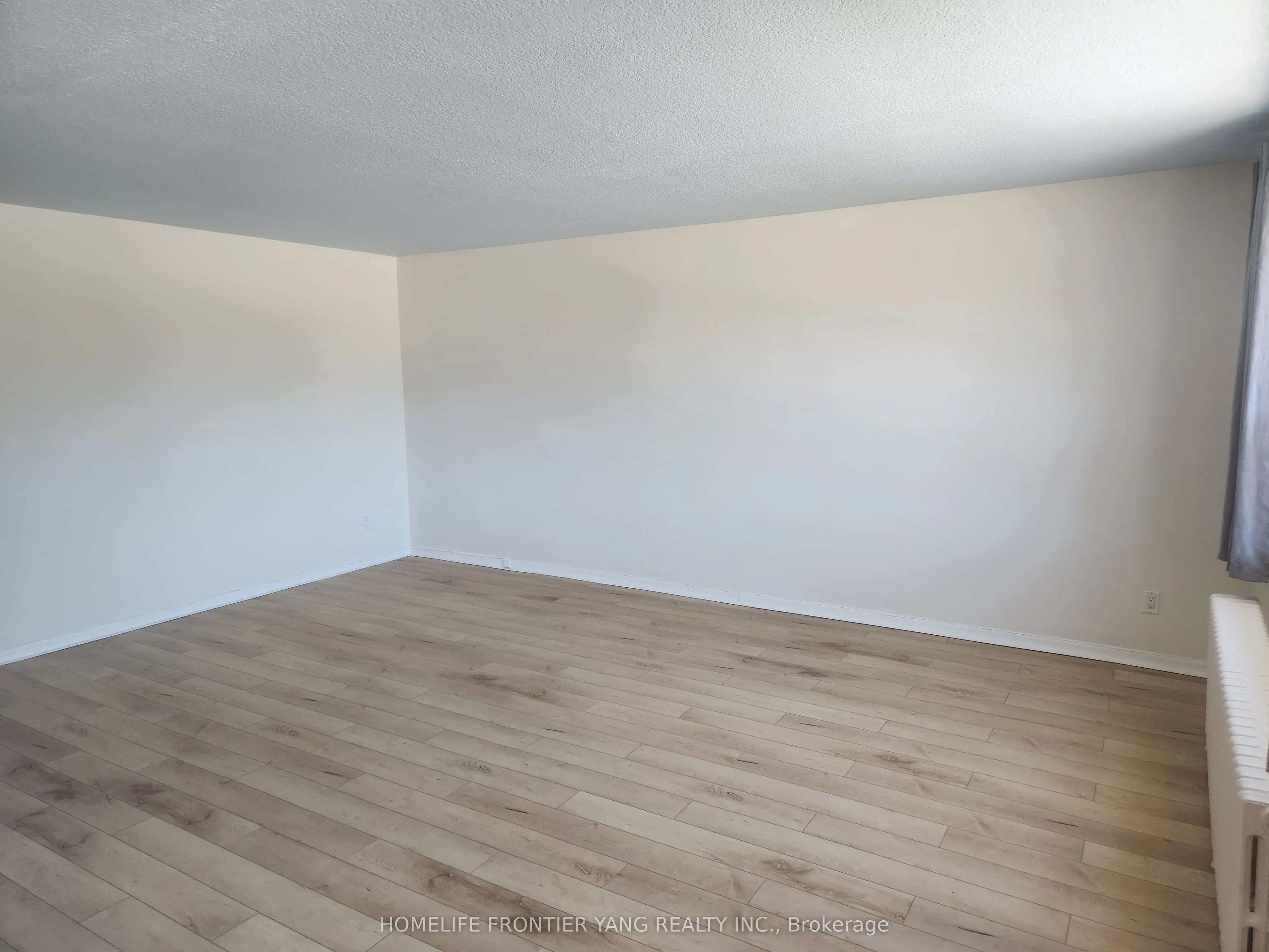 299 Lakeshore Road E