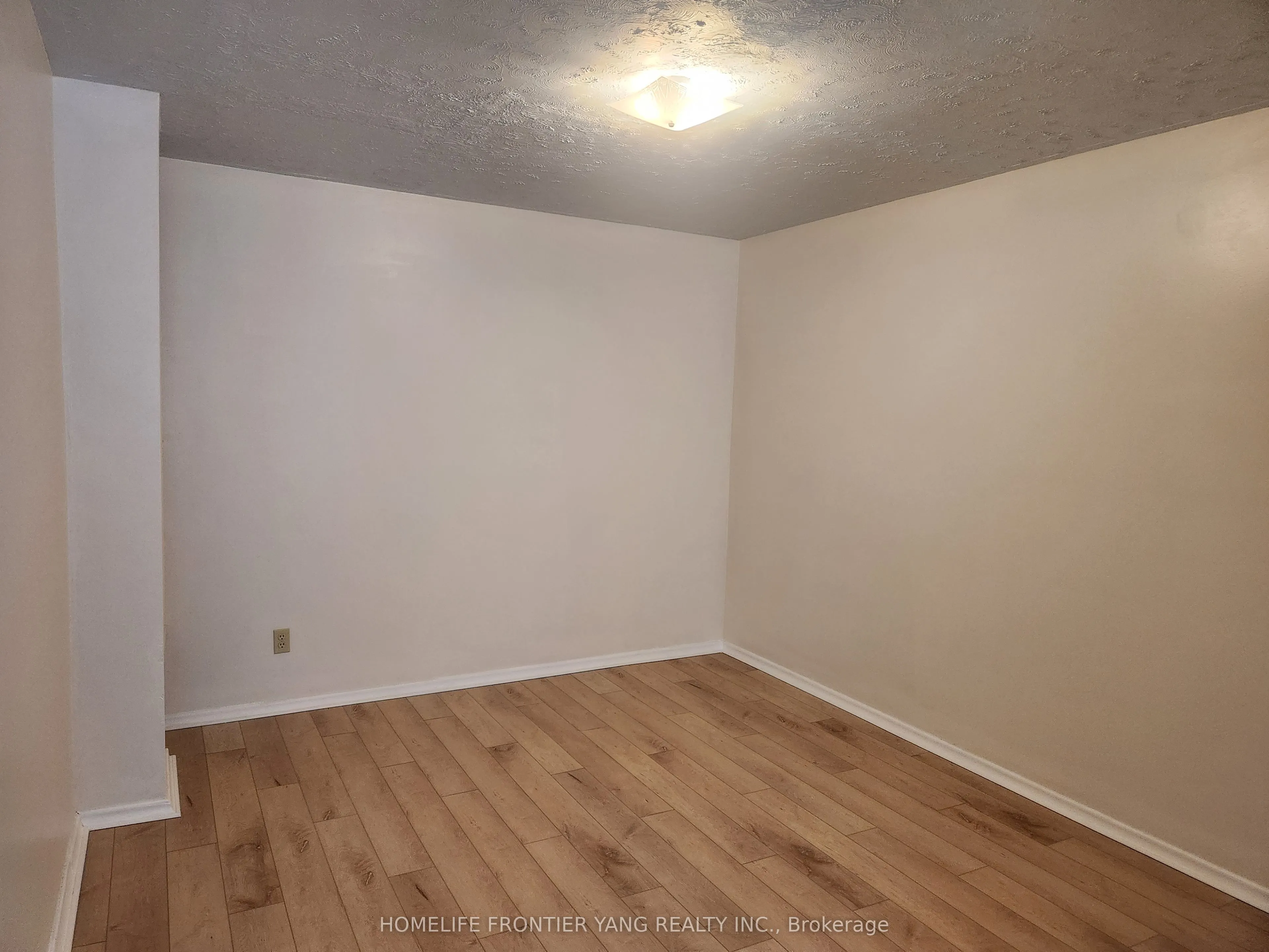 299 Lakeshore Road E