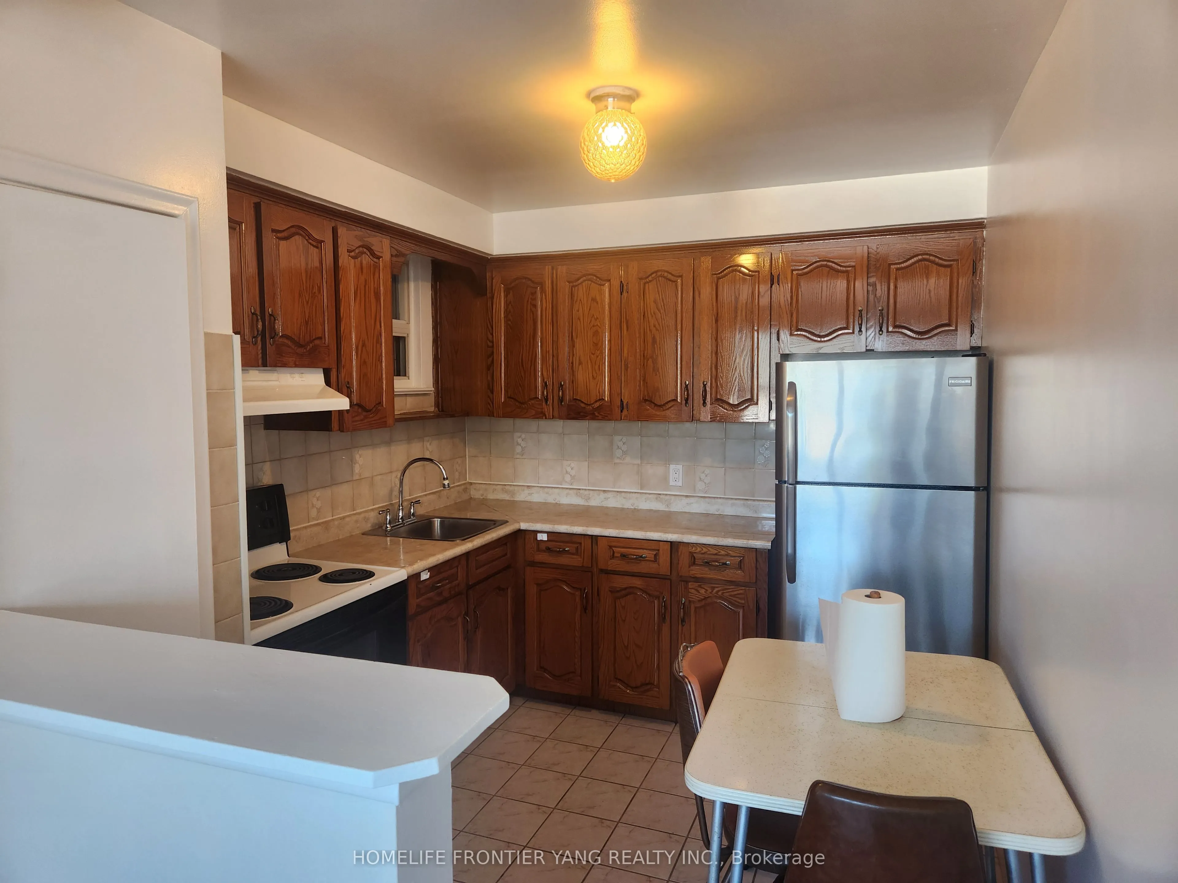 299 Lakeshore Road E