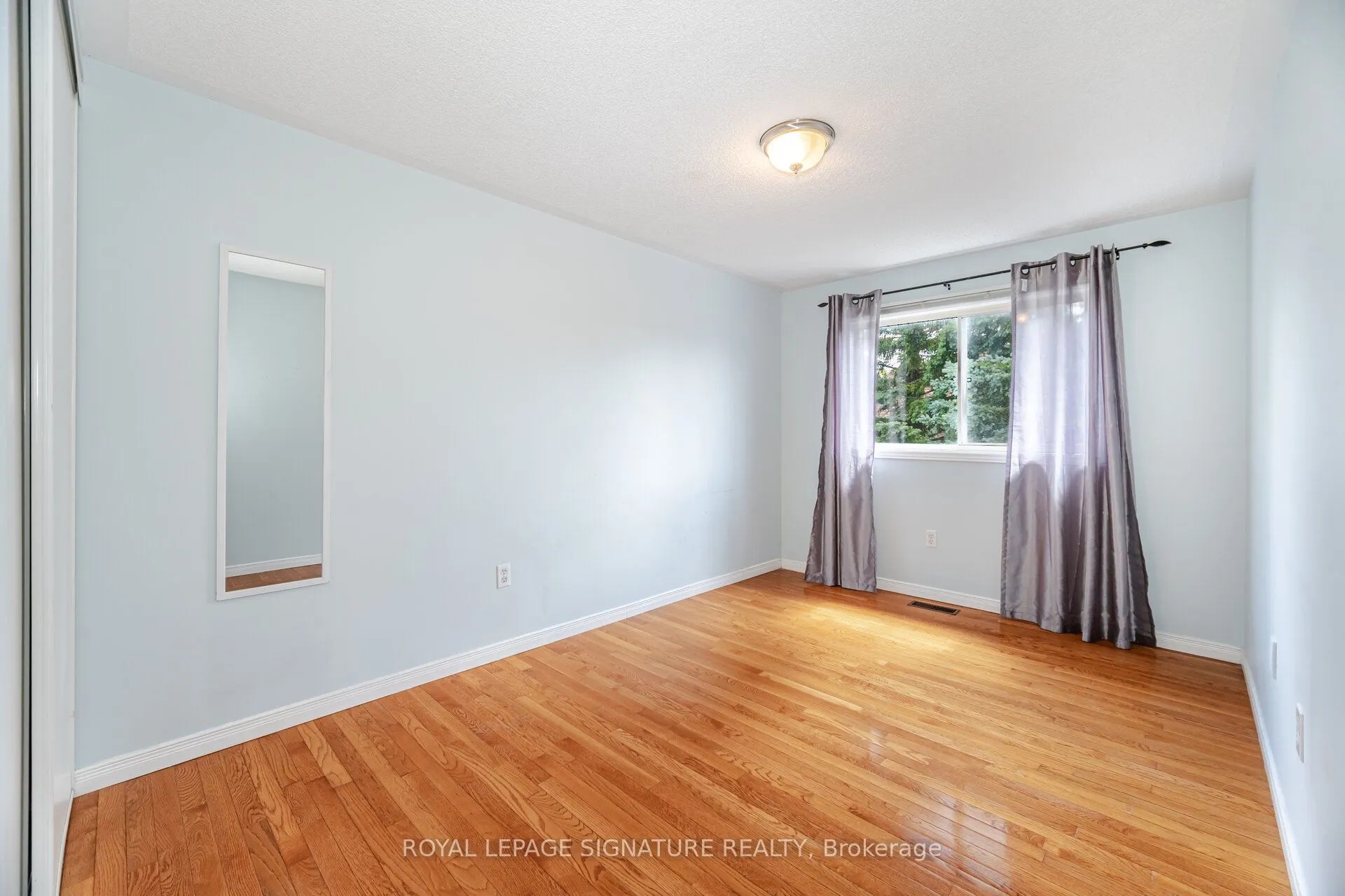 2555 Thomas Street, #89