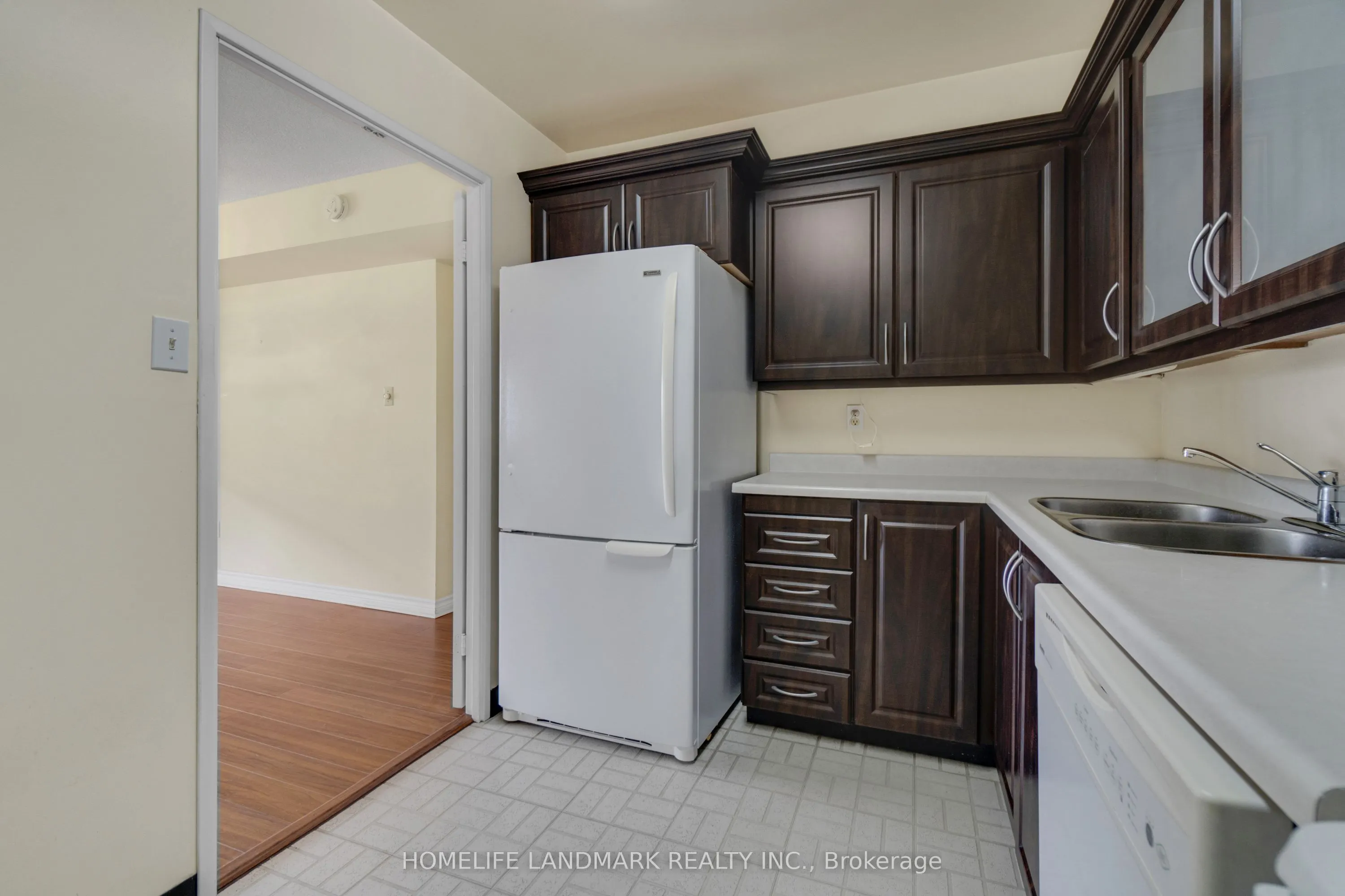 50 Elm Drive E, #910