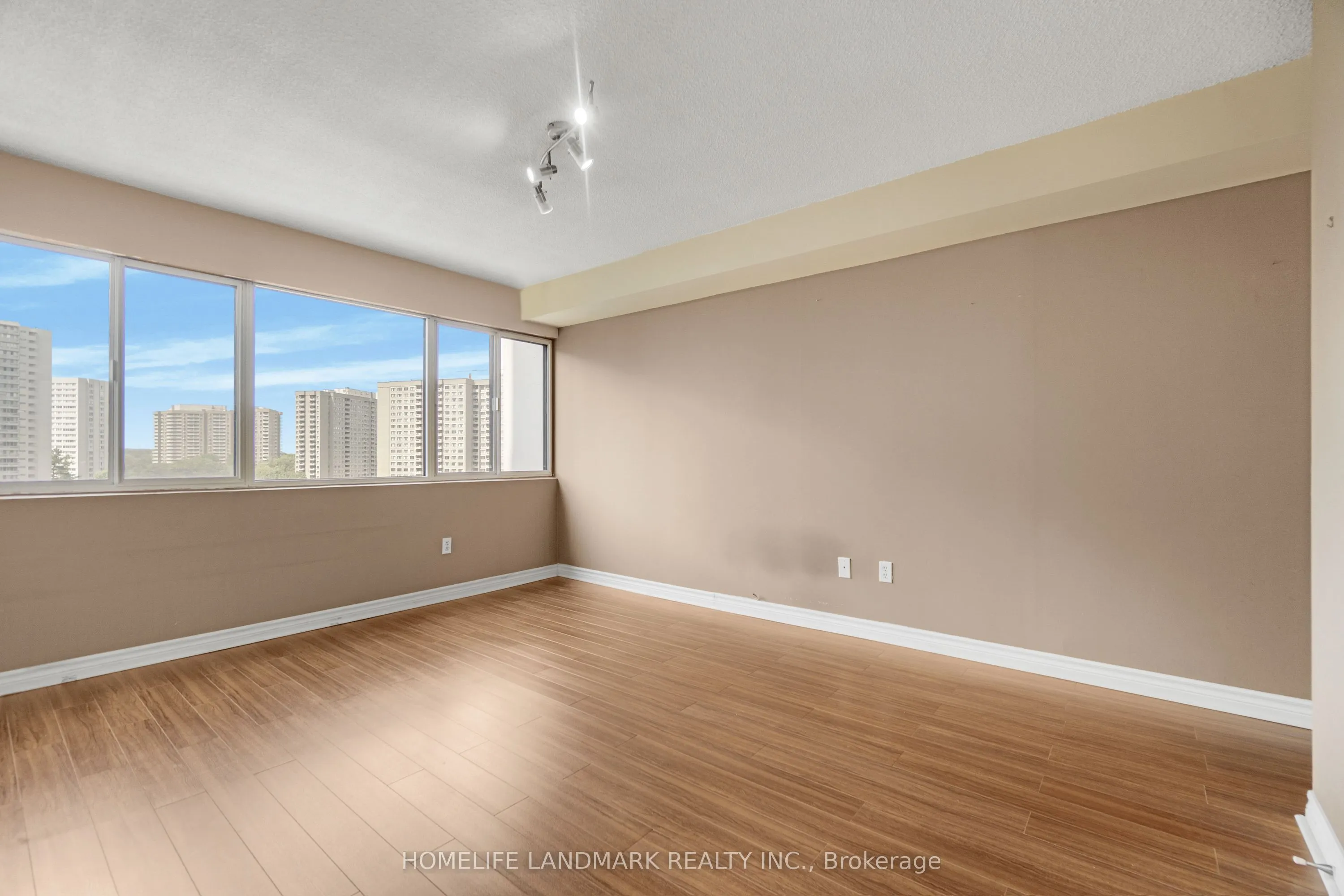 50 Elm Drive E, #910