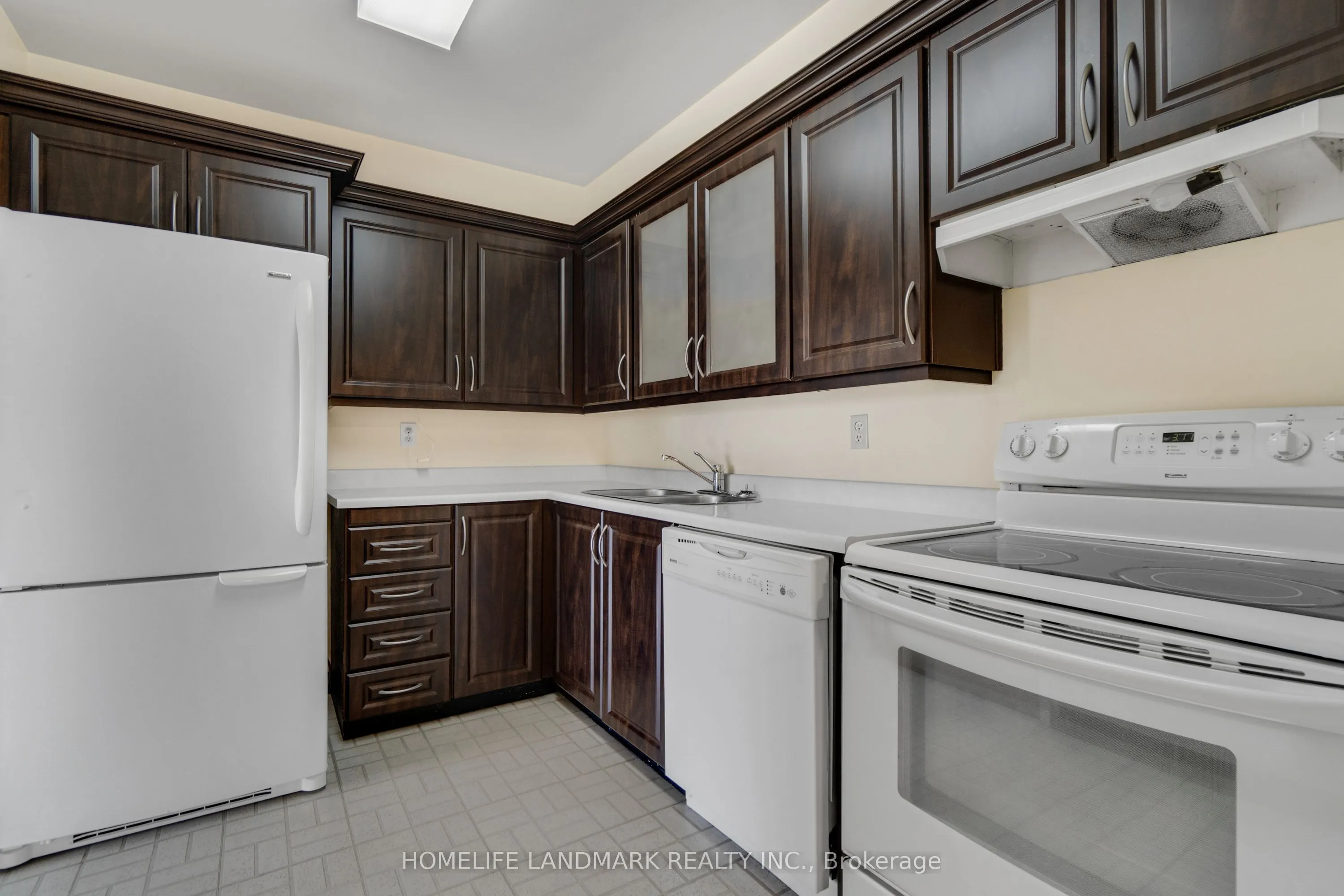 50 Elm Drive E, #910