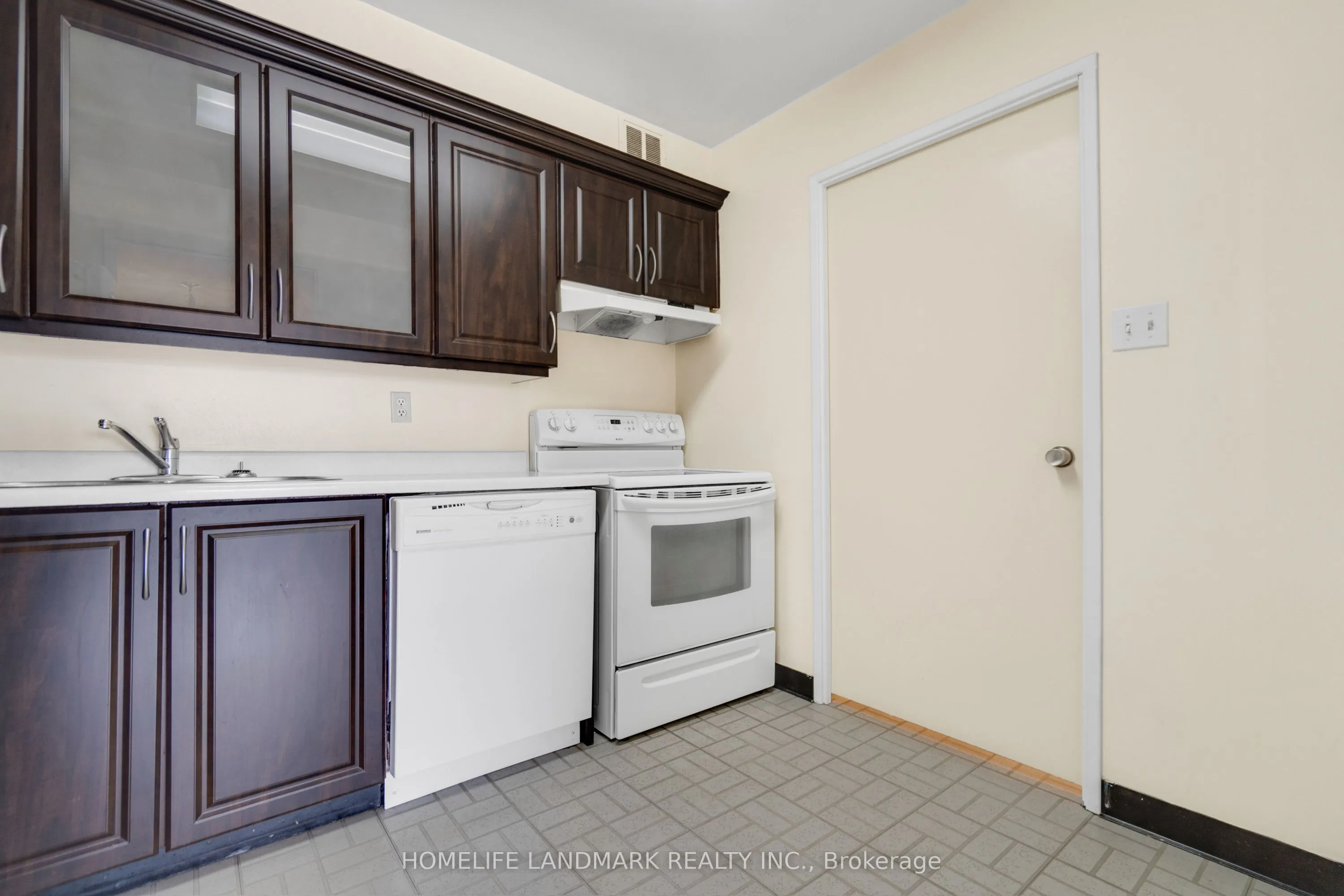 50 Elm Drive E, #910