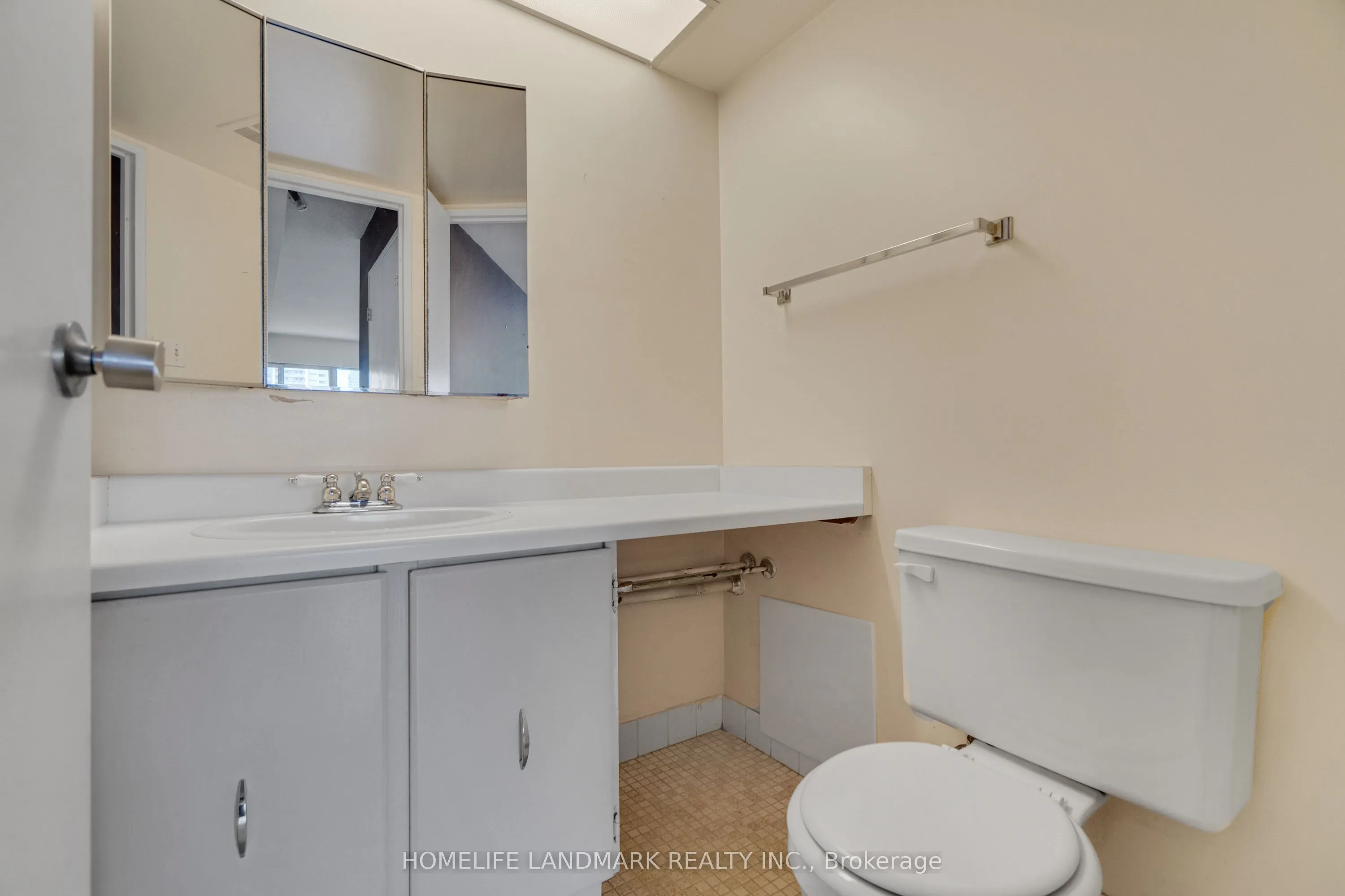 50 Elm Drive E, #910