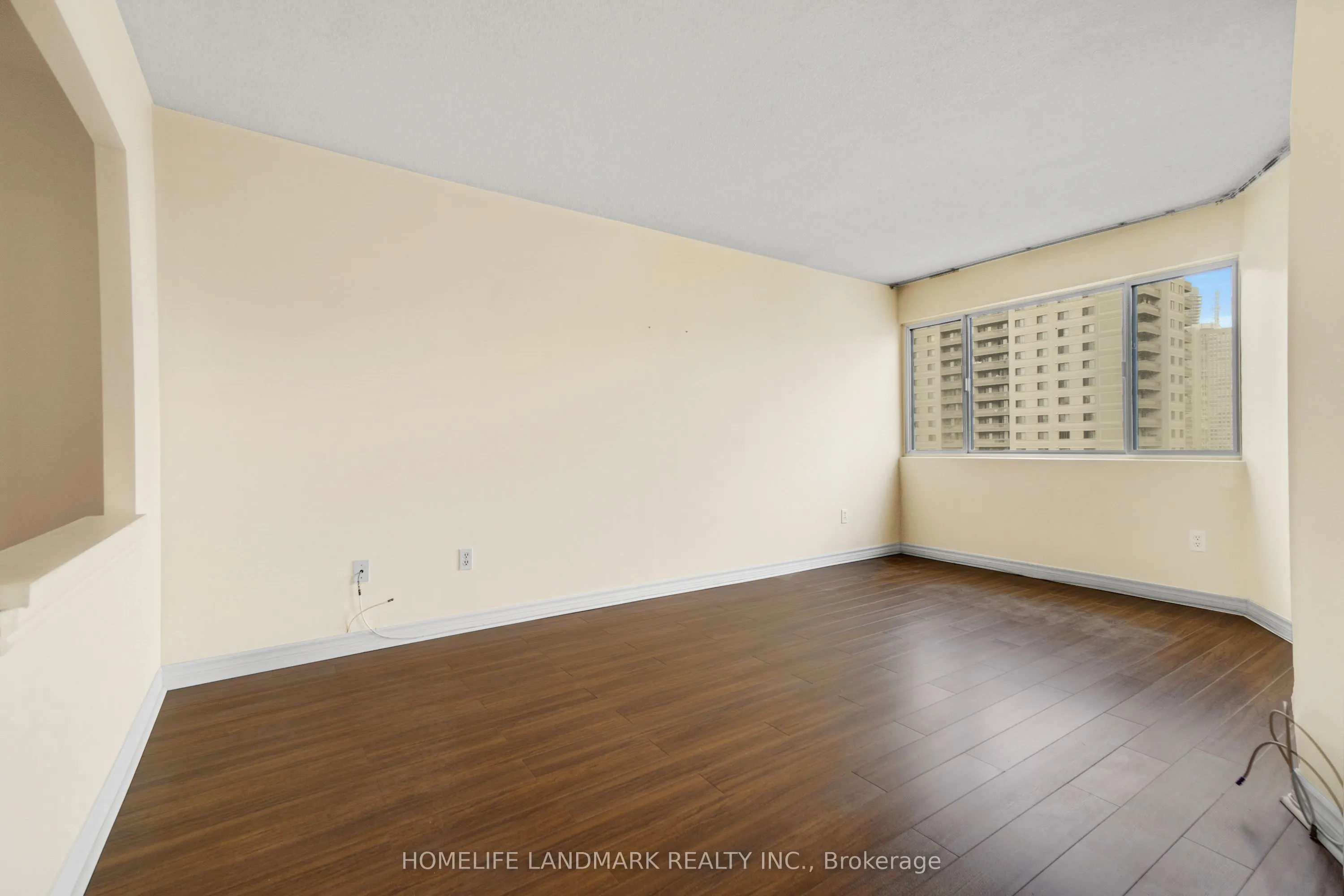 50 Elm Drive E, #910