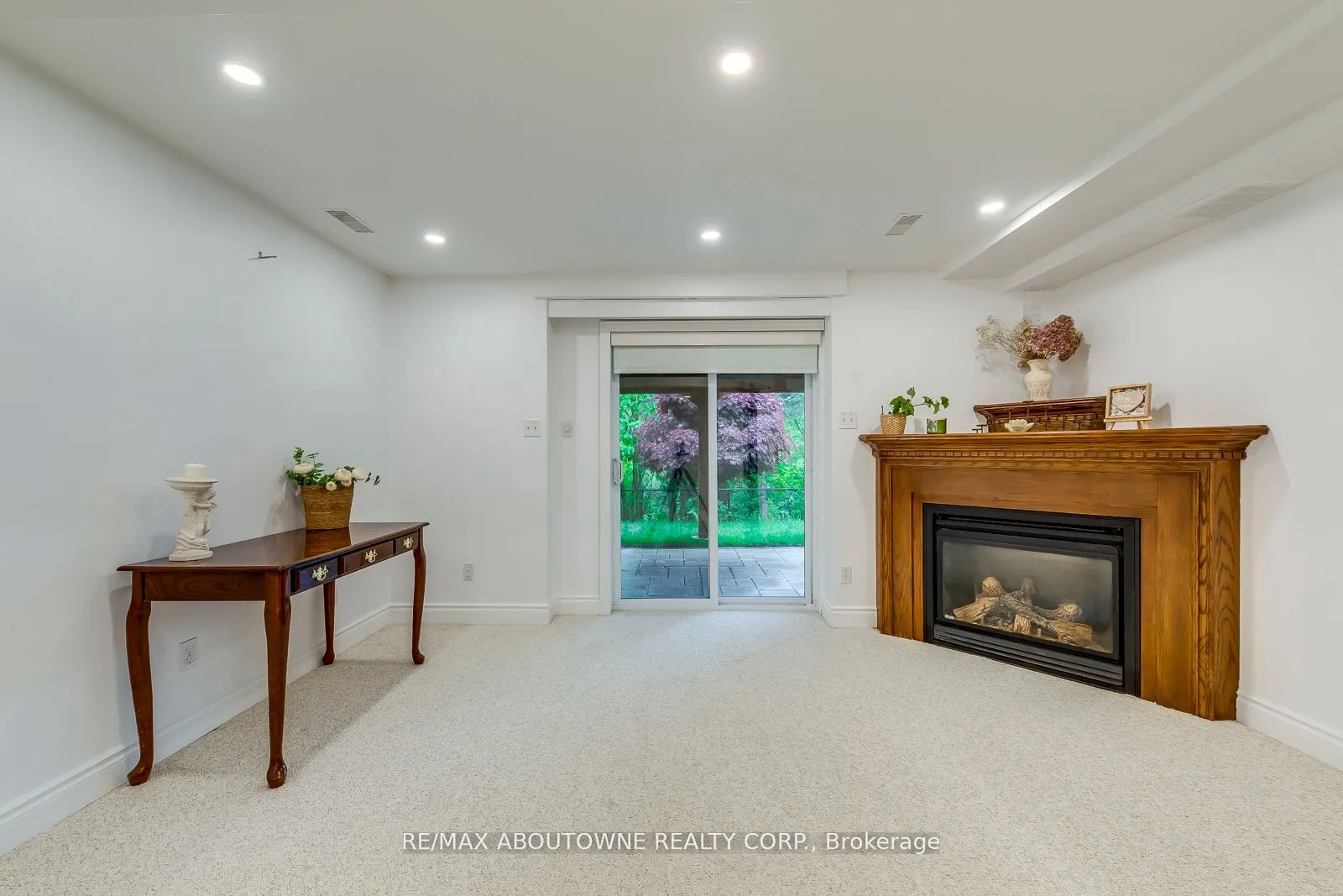 2246 Fairbairn Court