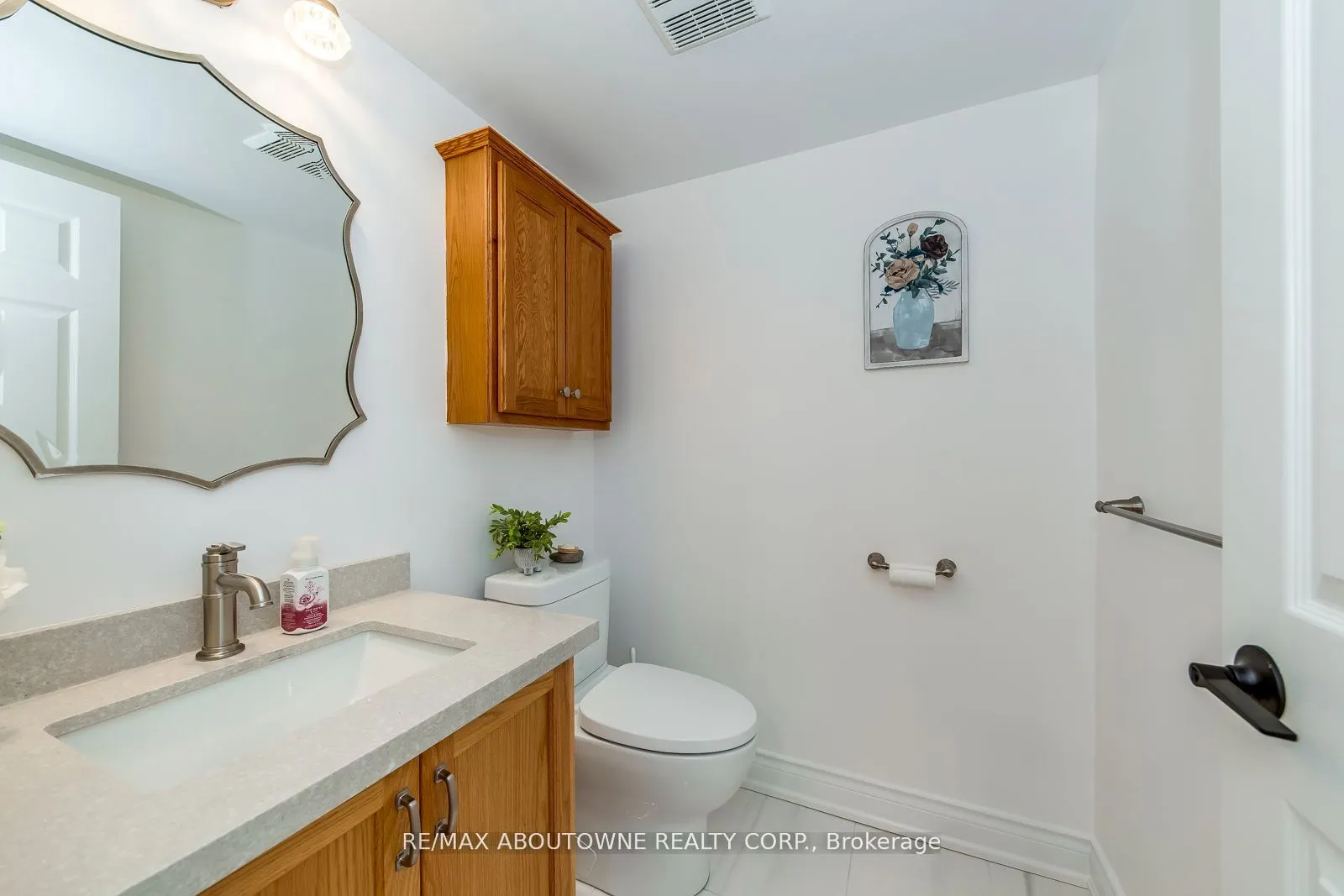 2246 Fairbairn Court