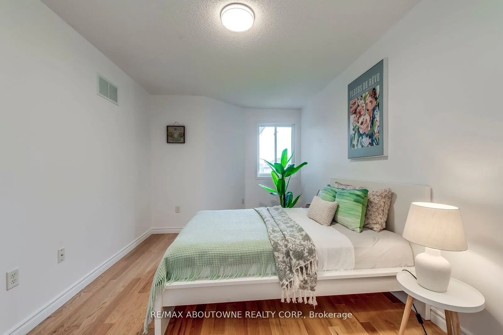 2246 Fairbairn Court