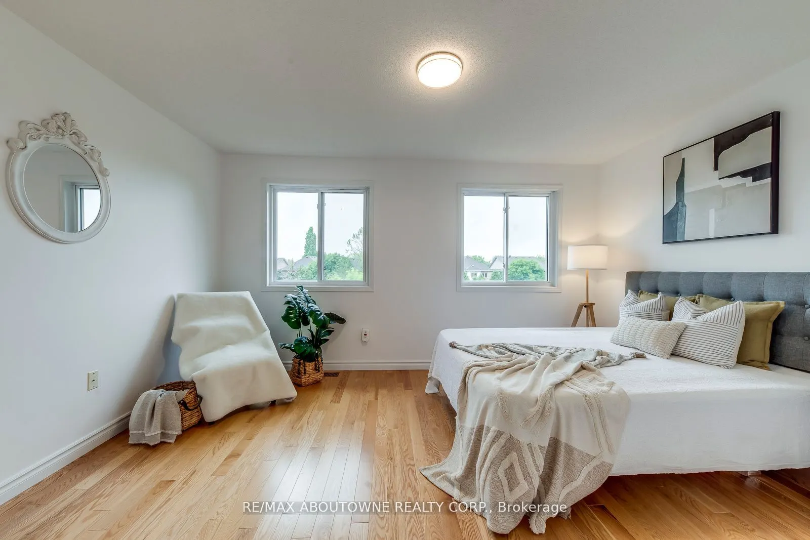 2246 Fairbairn Court