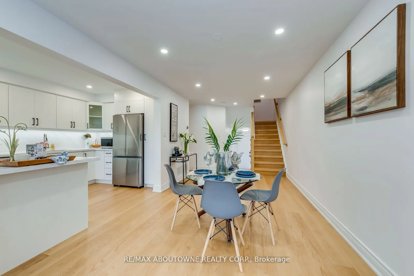 2246 Fairbairn Court