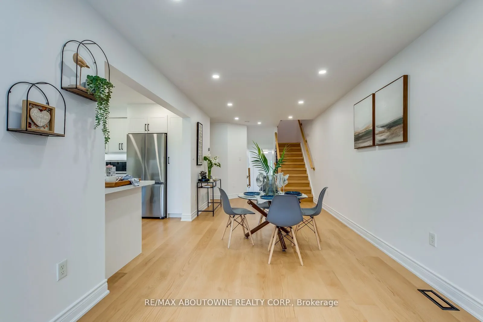 2246 Fairbairn Court