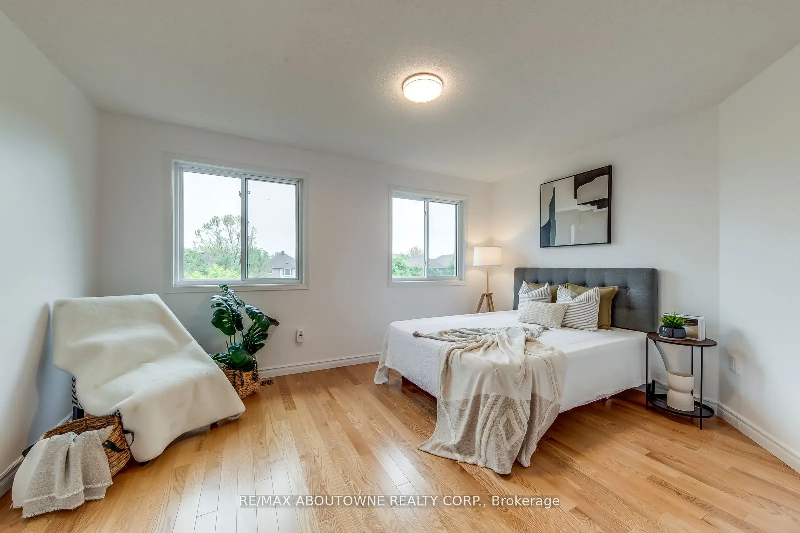 2246 Fairbairn Court
