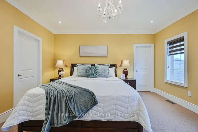 26 Adonis Close