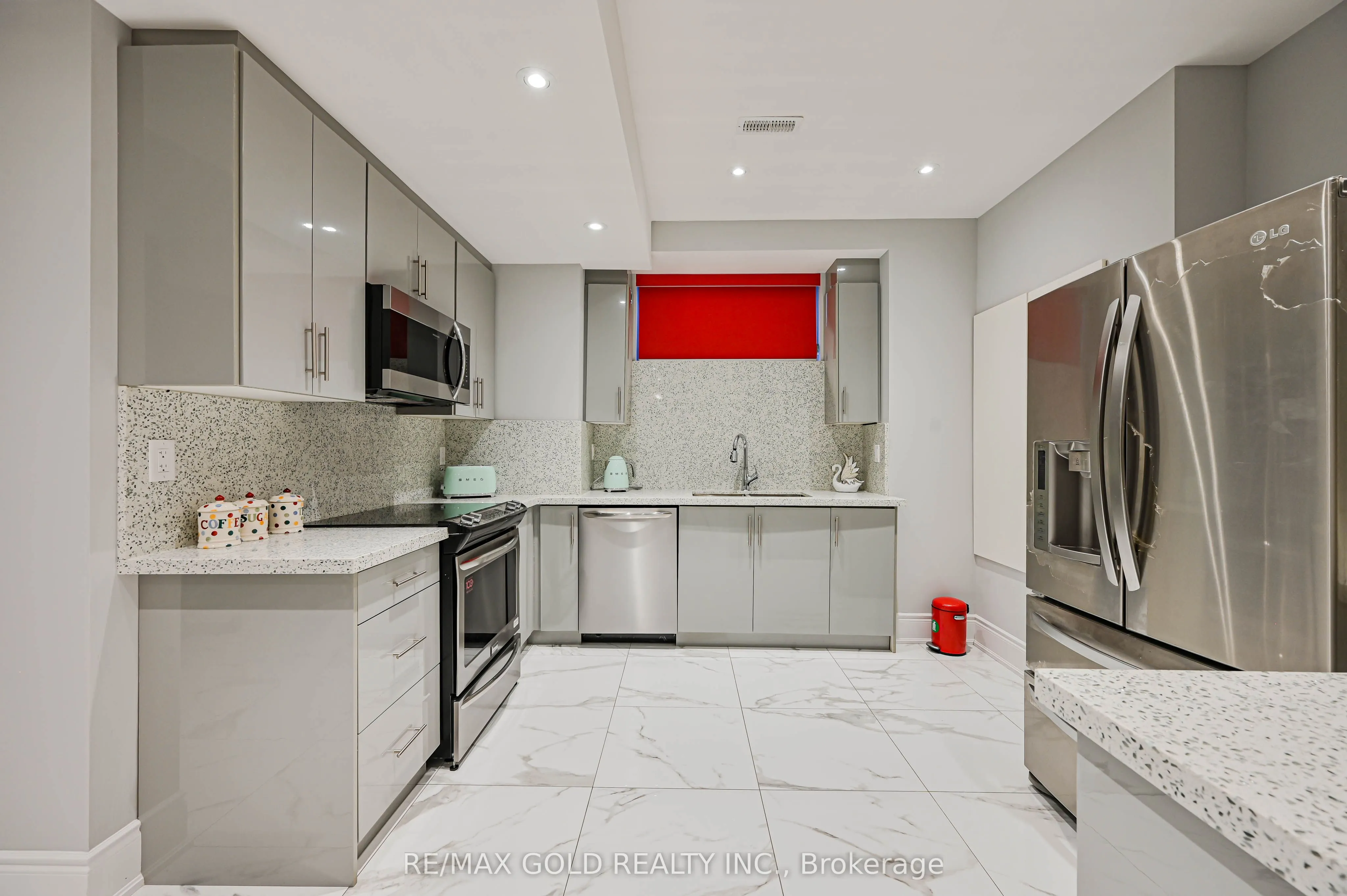 26 Adonis Close
