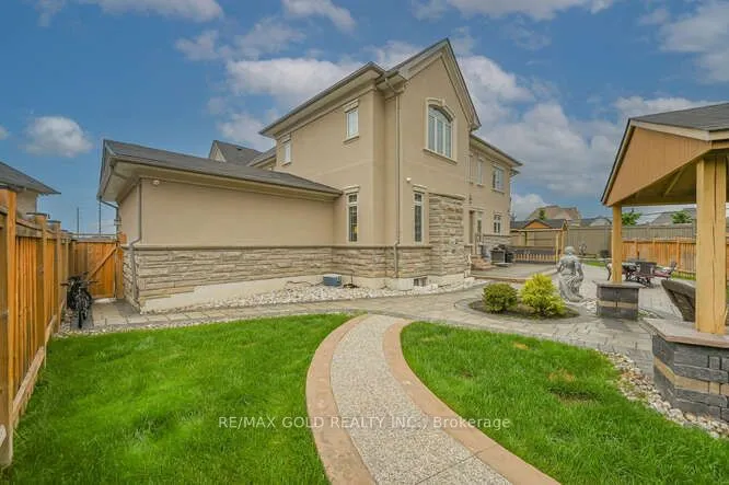 26 Adonis Close