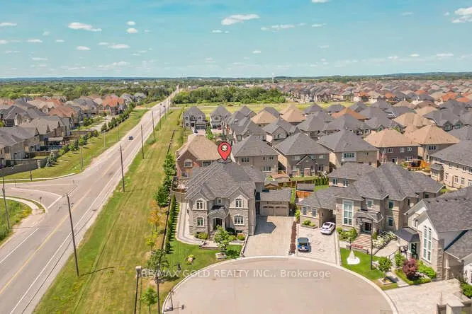 26 Adonis Close