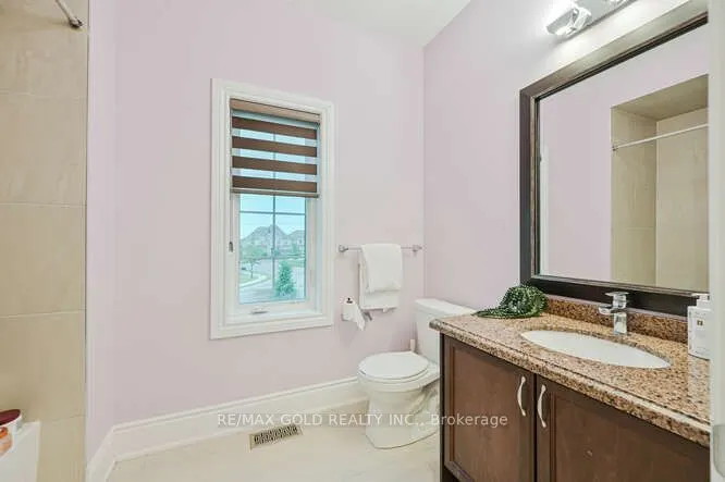 26 Adonis Close