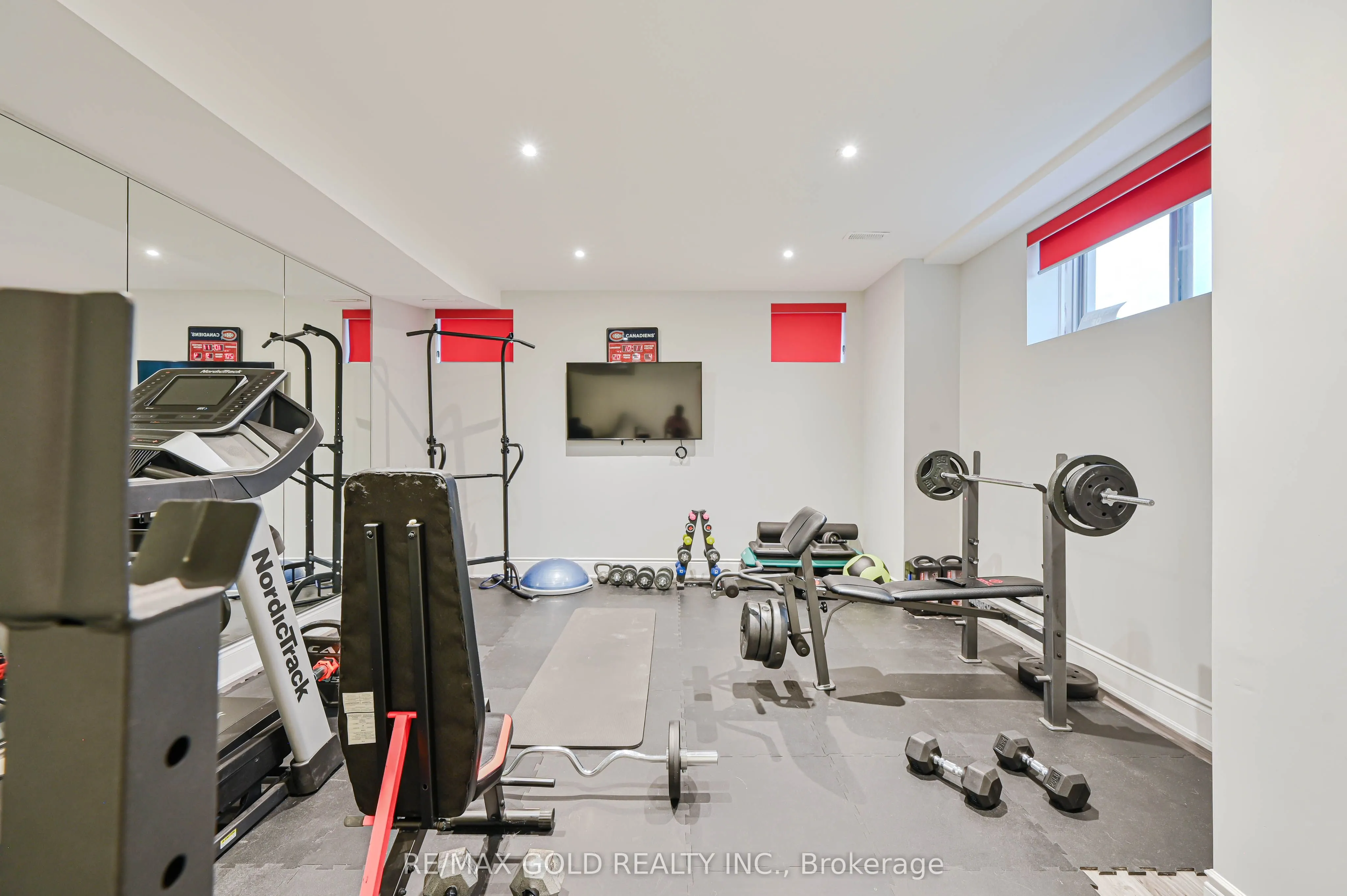 26 Adonis Close