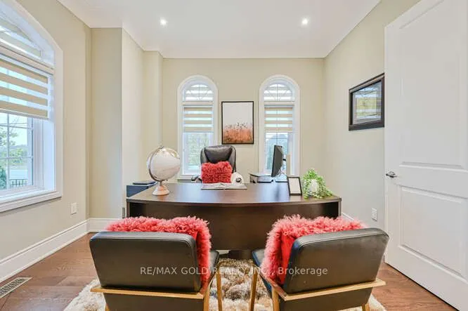 26 Adonis Close