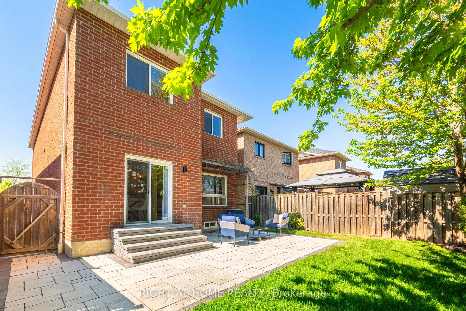 514 Huntington Ridge Drive