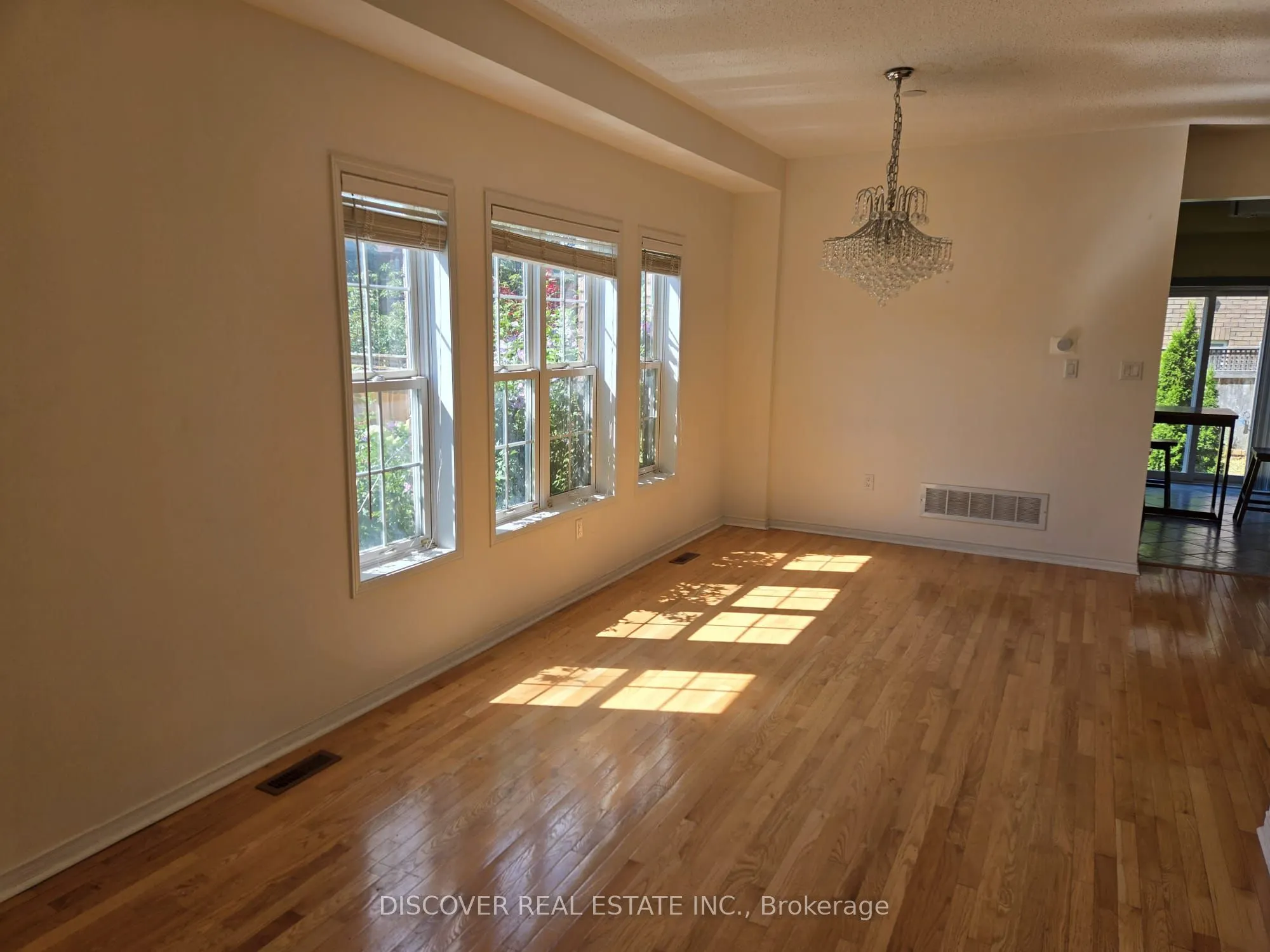 5792 Raftsman Cove