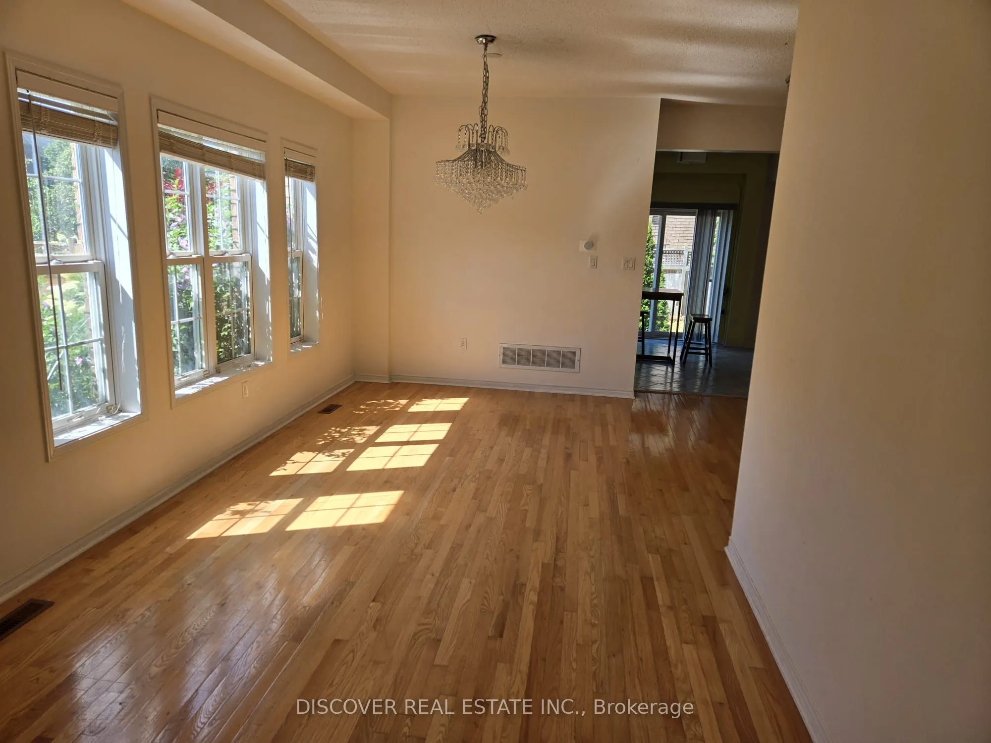5792 Raftsman Cove