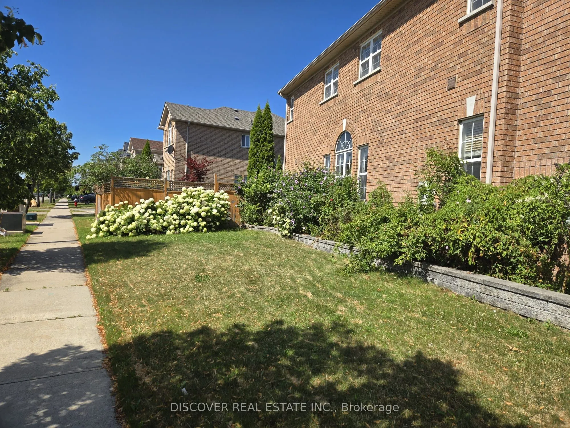 5792 Raftsman Cove