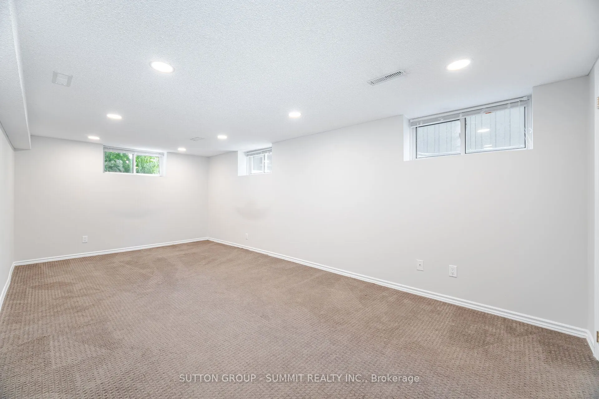 1195 Crestdale Road