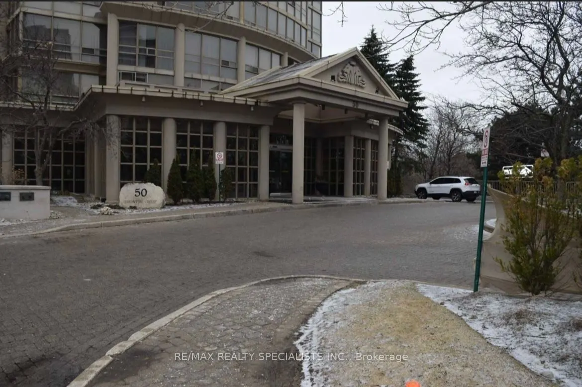 50 Eglinton Avenue, #605